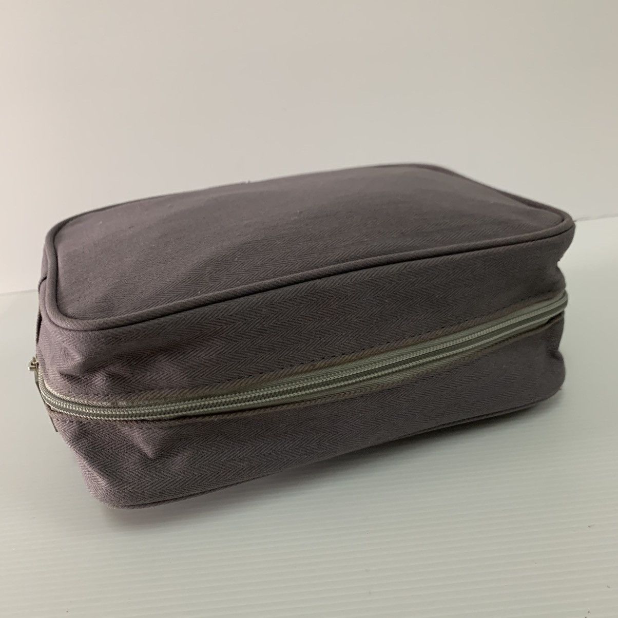 Issey Miyake Issey Miyake Clutch Makeup Bag Size ONE SIZE - 7 Thumbnail