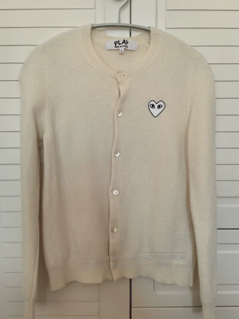 Comme des Garcons Comme Des Garcons White heart knit cardigan Size L / US 10 / IT 46 - 2 Thumbnail