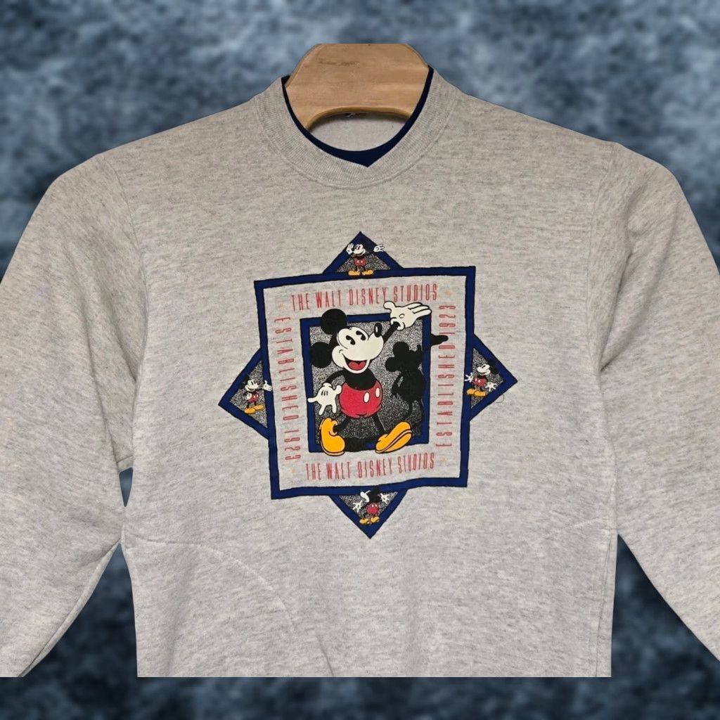 Disney VINTAGE 80’s Walt Disney Studios Sweatshirt Large Mickey Mouse Made In USA Sweatshirt Men L White 80s Pullover Disney Mickey, Shirt? Size US L / EU 52-54 / 3 - 1 Thumbnail