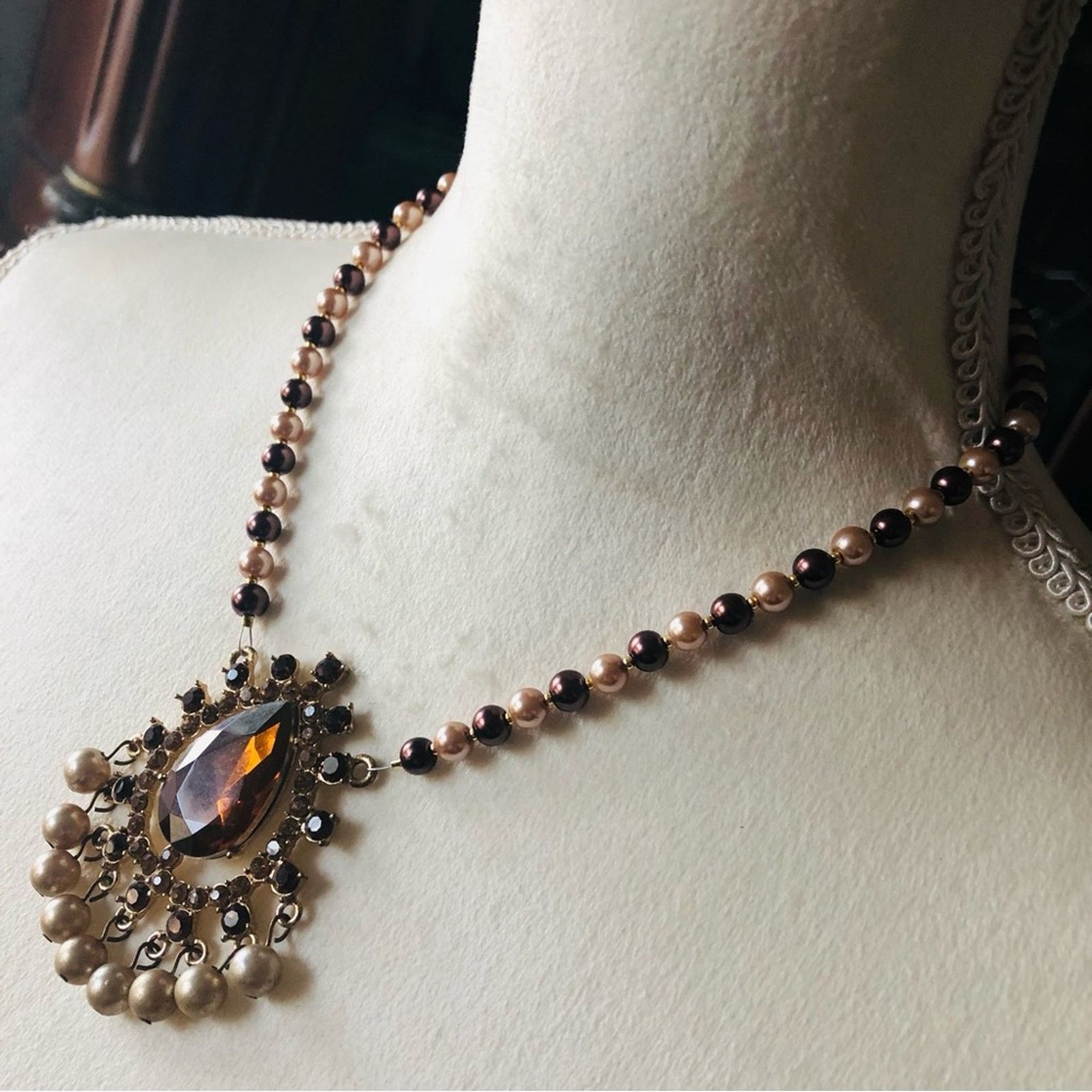 Handmade Handcrafted repurpose brown topaz pendant Pearl necklace Size ONE SIZE - 5 Thumbnail