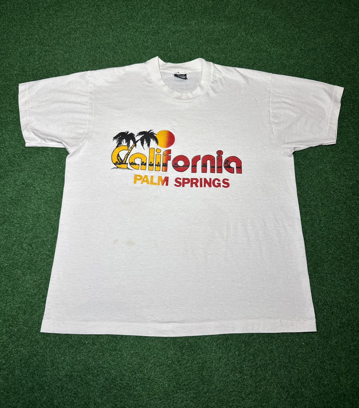 Vintage Palm Springs California Graphic 80s 90s L/XL 22x27 T Shirt Size US XL / EU 56 / 4 - 1 Thumbnail