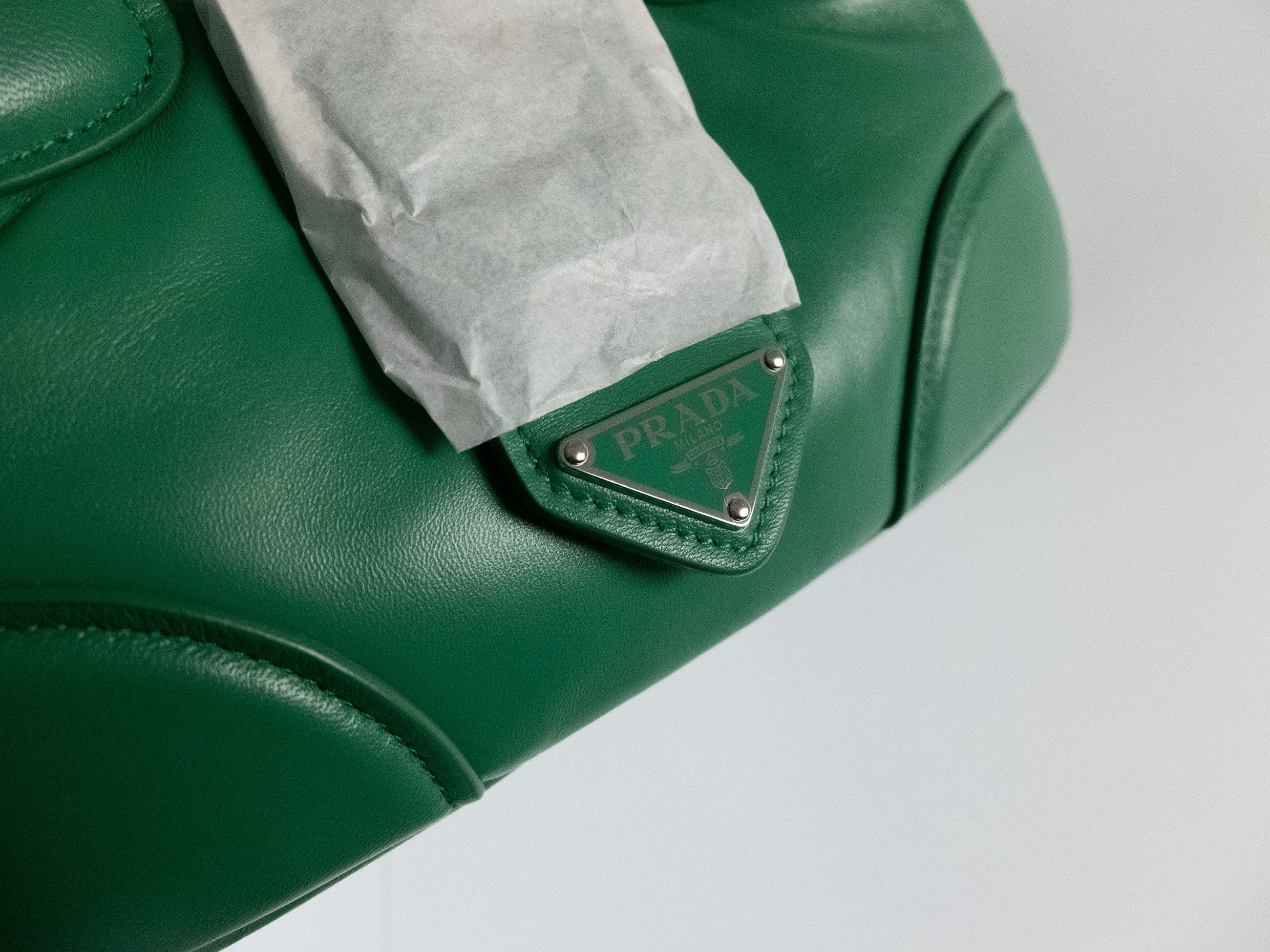 Prada PRADA Re-Edition green padded leather small Moon bag Size ONE SIZE - 6 Thumbnail