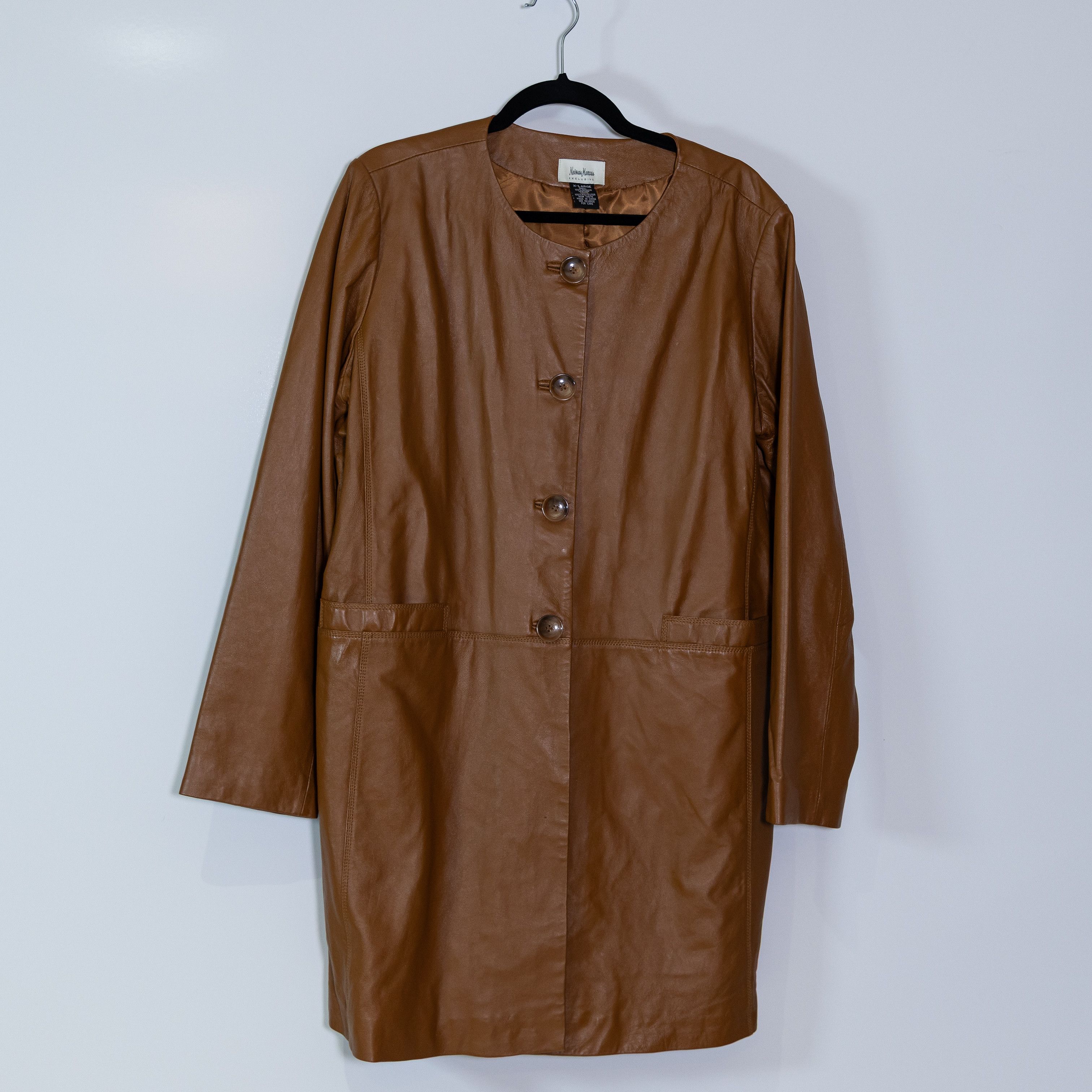 Neiman Marcus Neiman Marcus Genuine Leather Button Front Size XL / US 12-14 / IT 48-50 - 1 Thumbnail