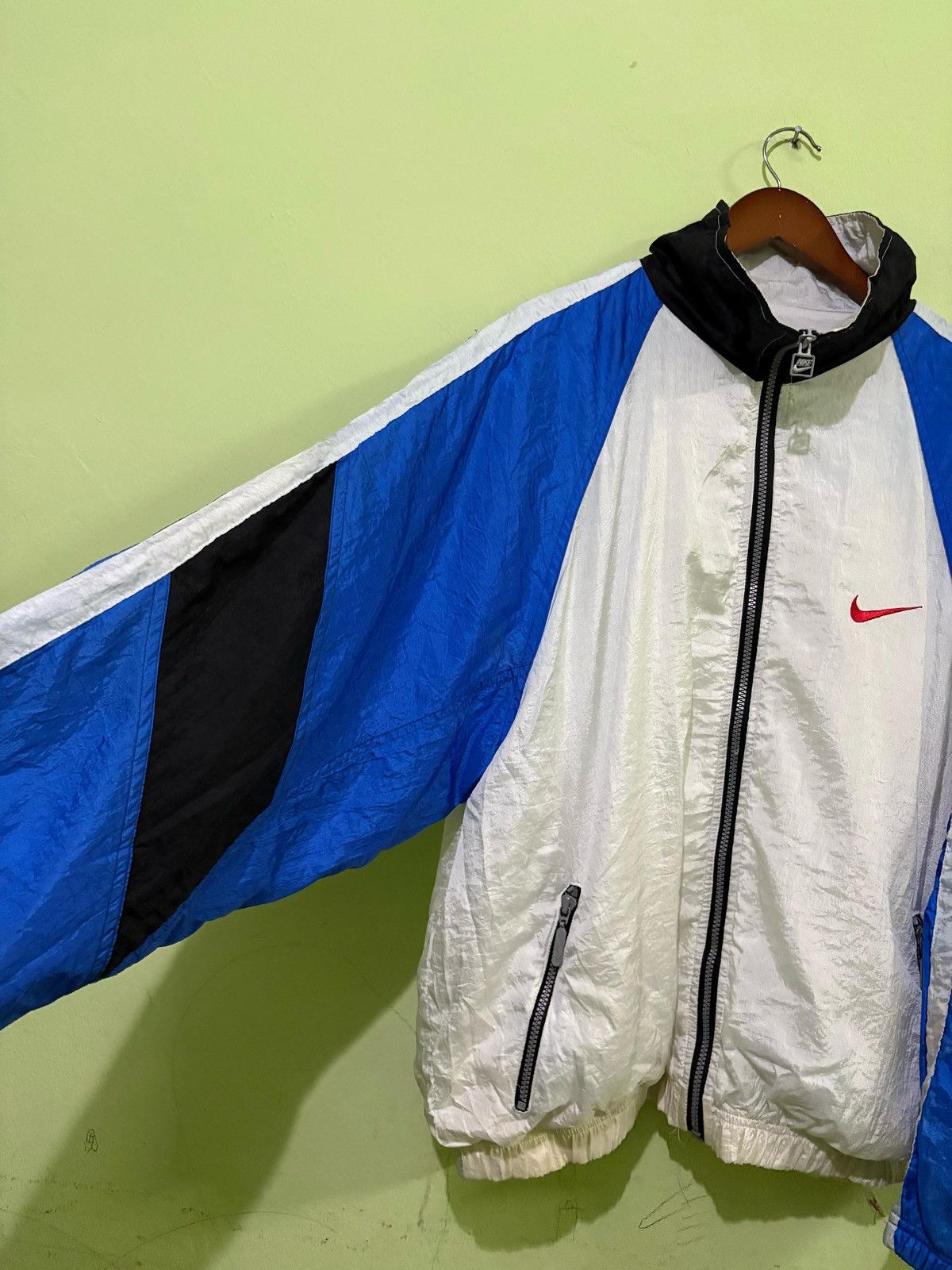 Nike Vintage 90’s Nike Windbreaker Big Logo Swoosh Retro Design Size US L / EU 52-54 / 3 - 2 Thumbnail