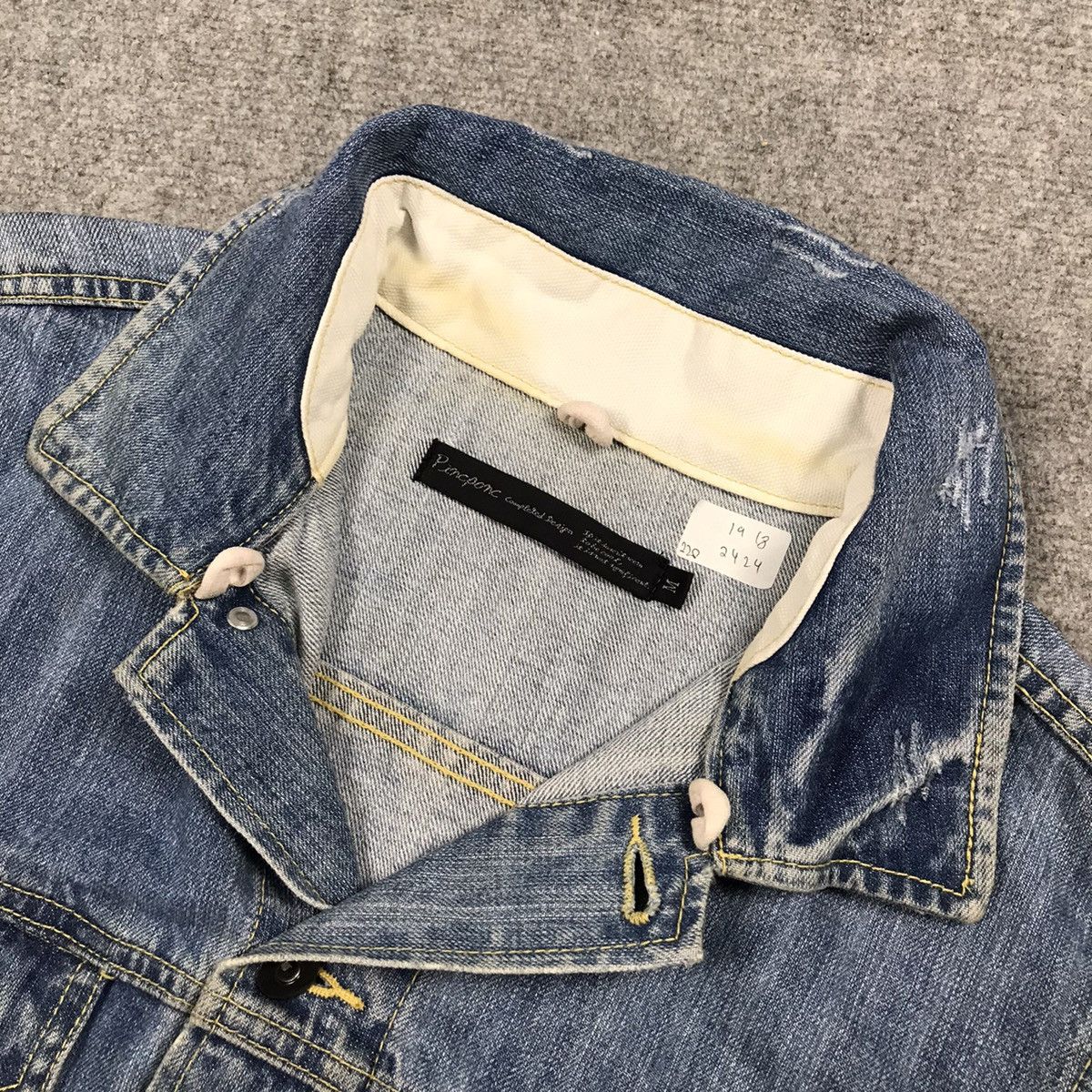 Japanese Brand DENIM DISTRESSED STYLE BUTTON JACKET Size US M / EU 48-50 / 2 - 13 Thumbnail