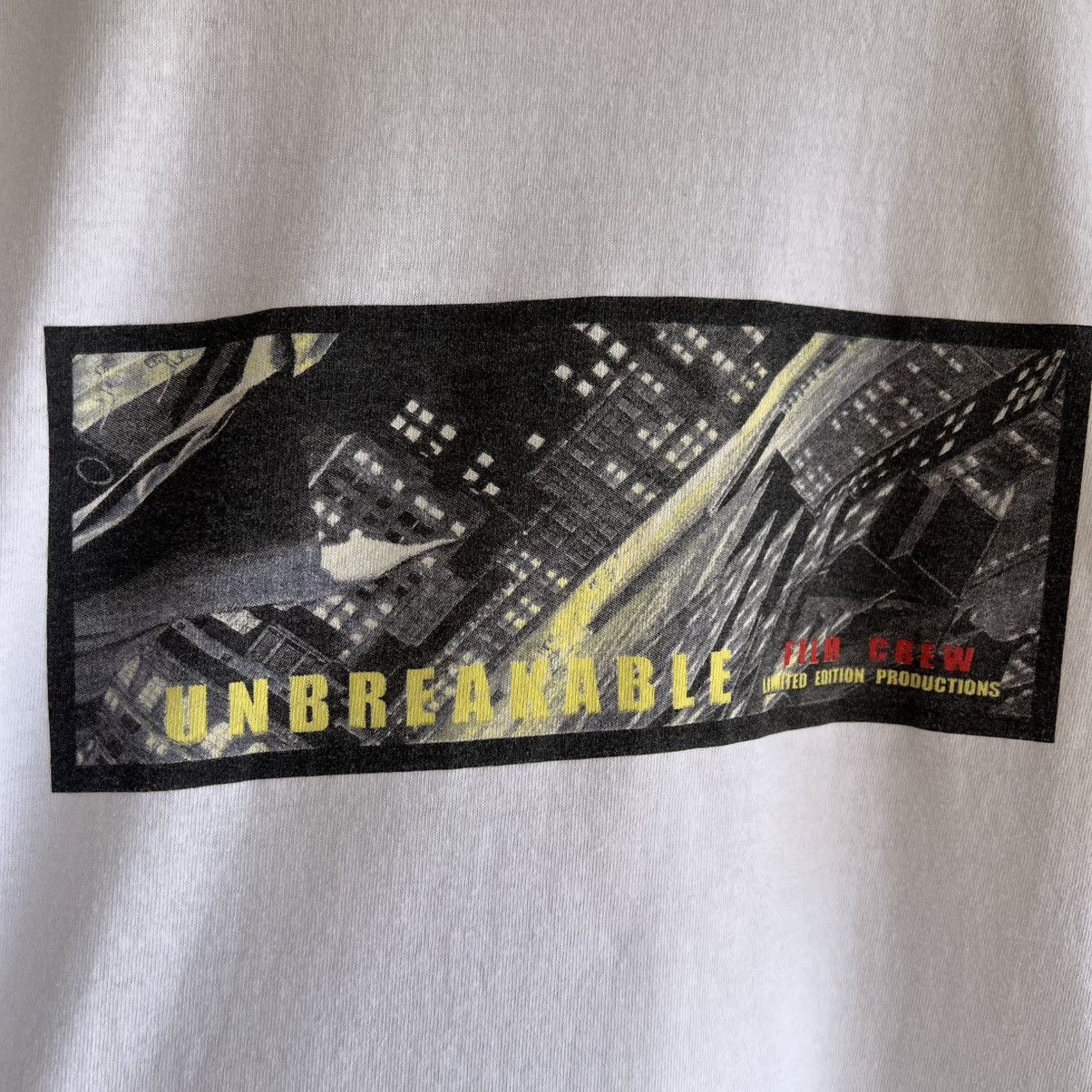Vintage VTG 2000 Y2K Unbreakable Movie Tee Shirt Glass Sixth Sense Size US L / EU 52-54 / 3 - 8 Thumbnail
