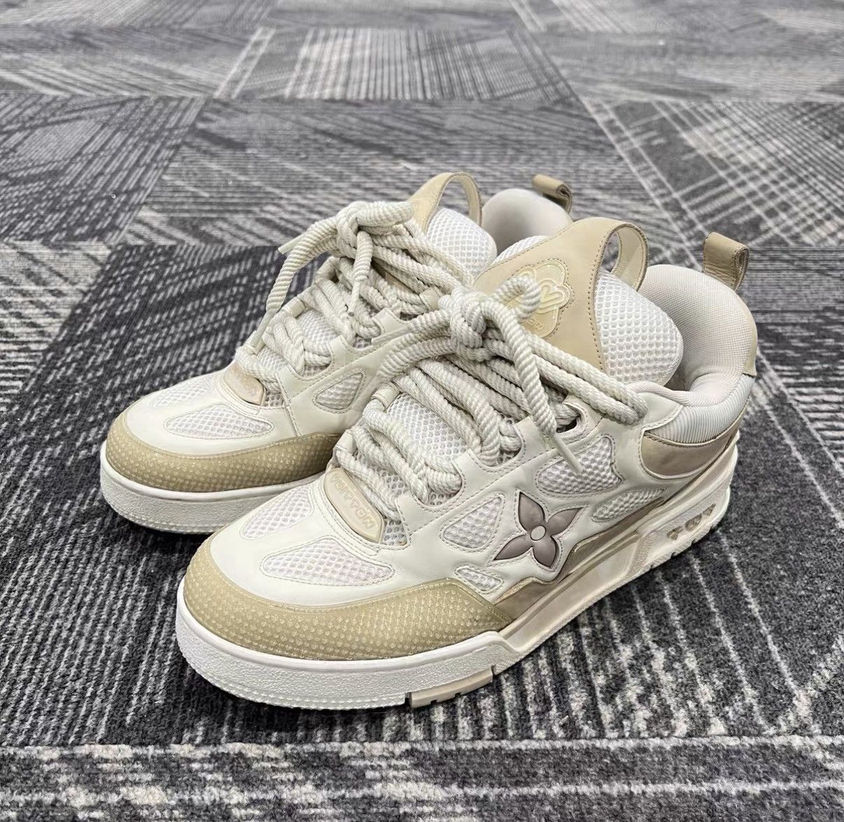Louis Vuitton Louis Vuitton Skate Sneakers J42 Size US 8 / EU 41 - 1 Thumbnail