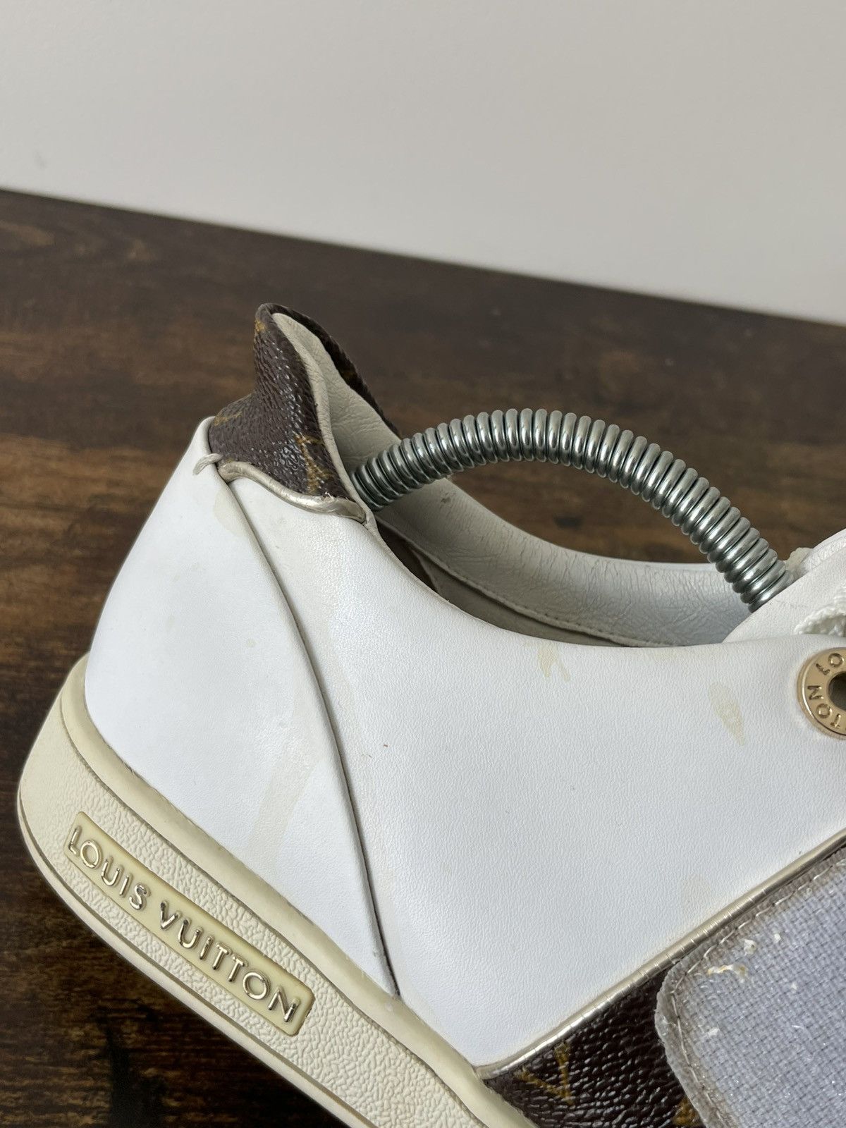 Louis Vuitton Louis Vuitton White Monogram Frontrow Sneakers Size US 8 / IT 38 - 14 Thumbnail