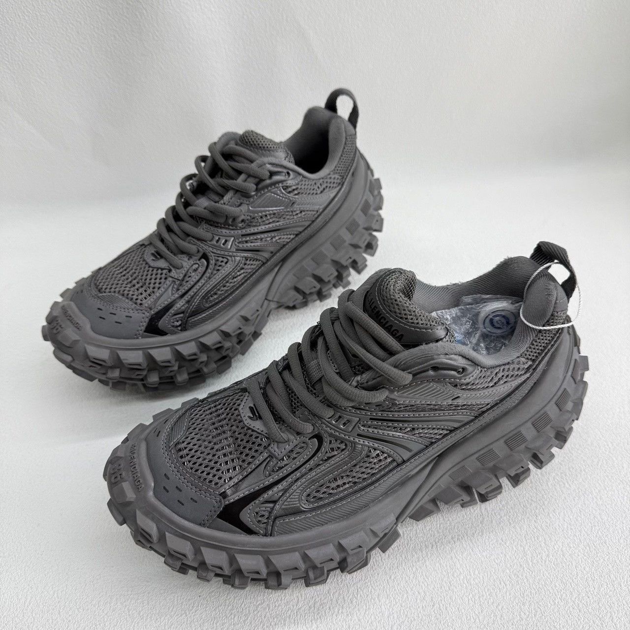 Balenciaga Balenciaga Mesh Blue Lowtop Sneakers us_6 Women Size US 6 / IT 36 - 1 Thumbnail
