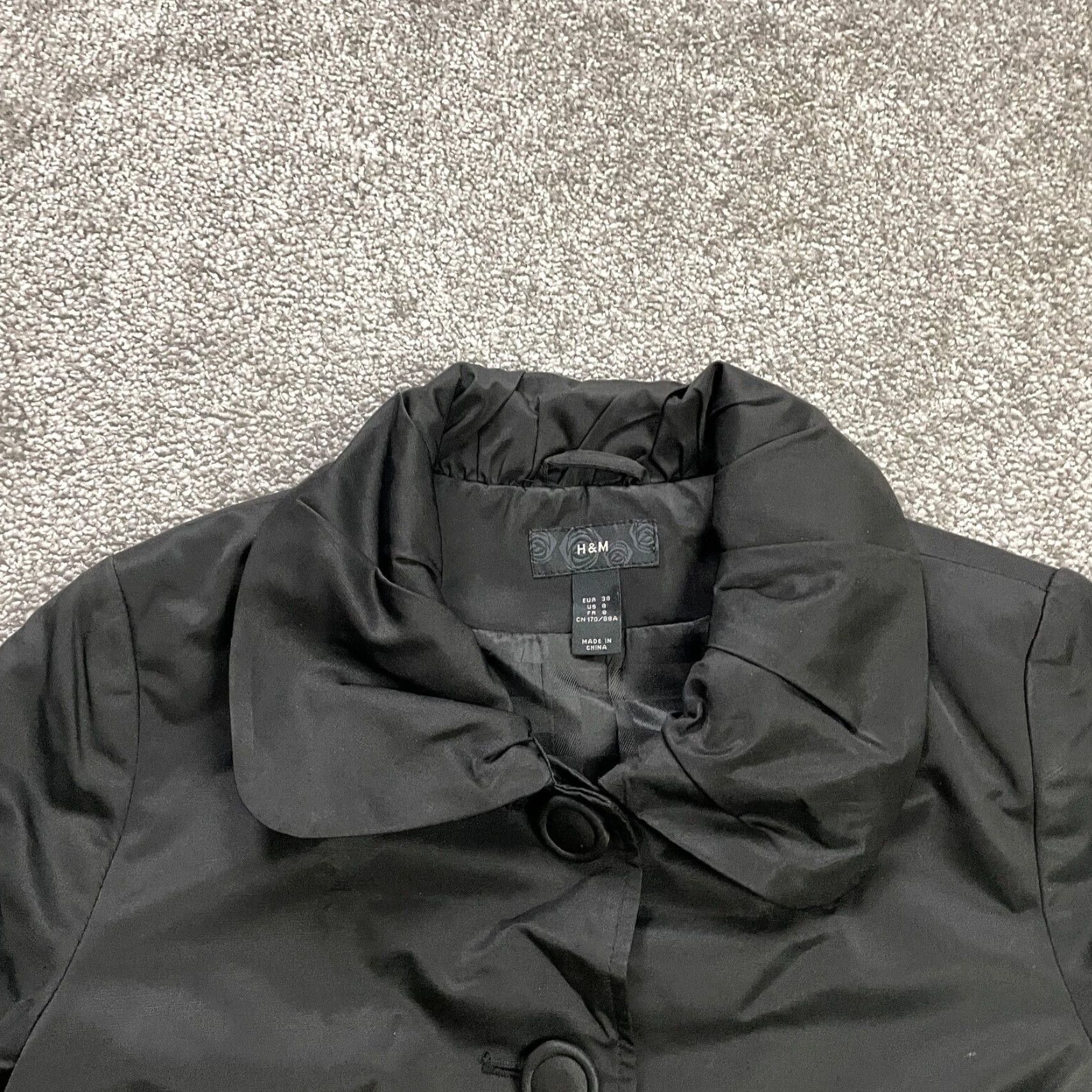 H&M H&M Blazer Coat Women 38 Black Button Down Collared Padded Shoulder Workwear Cotton Blend Canvas Short Sleeve Regular Jacket Costume? Size XS / US 0-2 / IT 36-38 - 3 Thumbnail