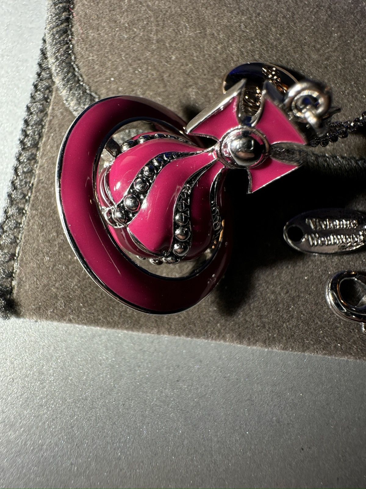 Vivienne Westwood Vivienne Westwood 3D Orb Rare pink silver Necklace Size ONE SIZE - 15 Thumbnail