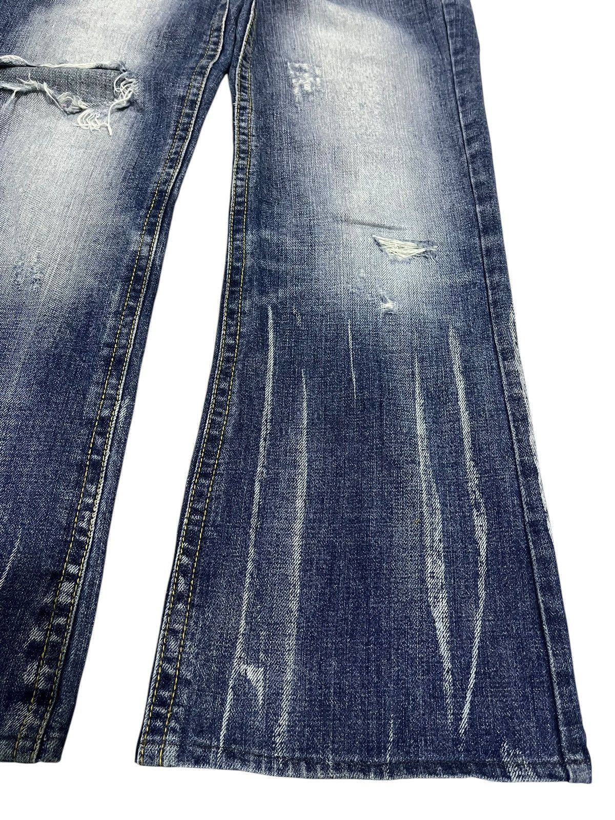 If Six Was Nine × Japanese Brand × Le Grande Bleu (L.G.B.) FLARE💥 JAPANESE BRAND Y2K WASHED BLUE DISTRESSED JEANS Size 32" / US 10 / IT 46 - 6 Thumbnail