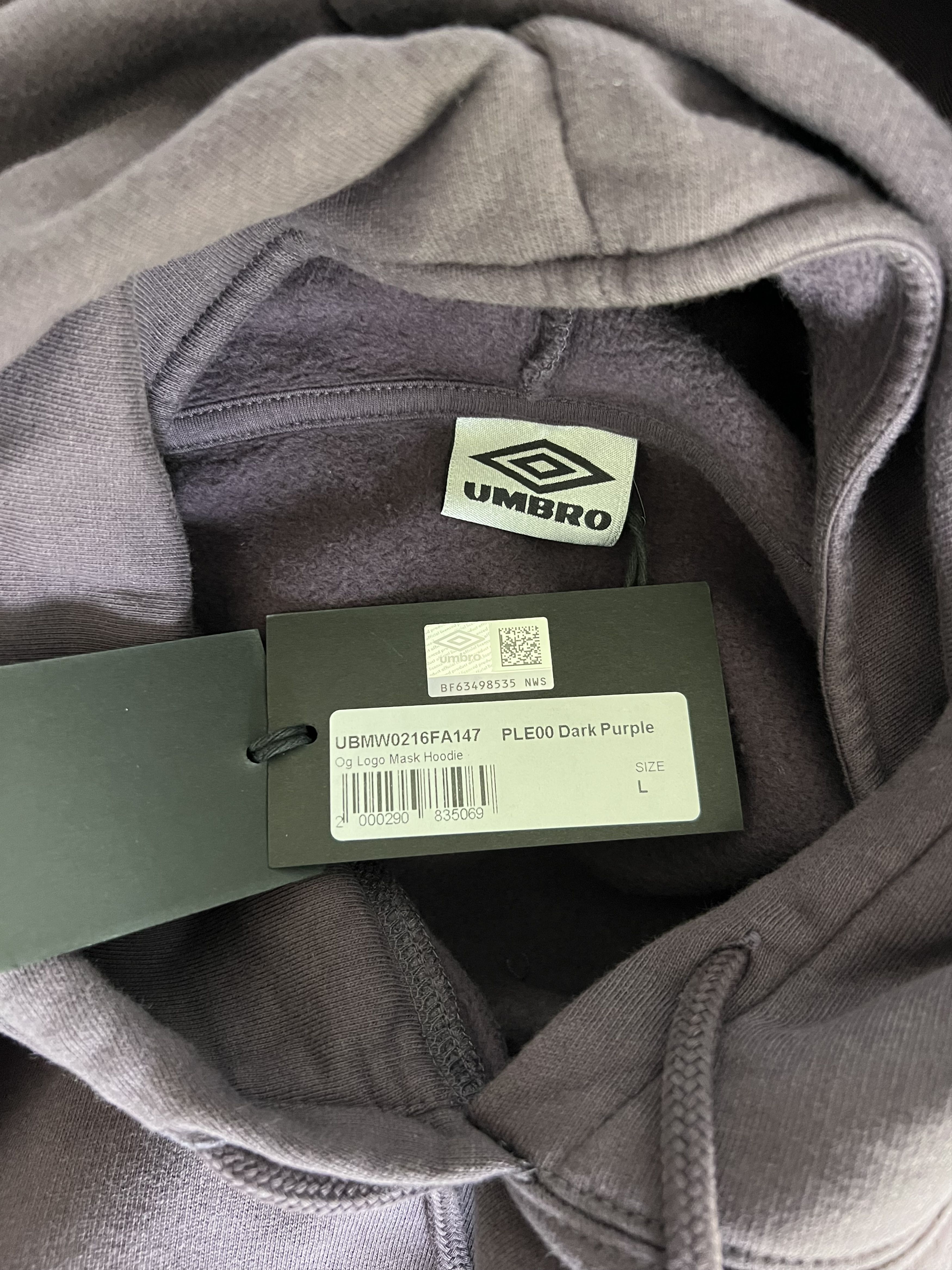 Umbro Umbro OG Logo Mask Hoodie in Dark Purple Size US L / EU 52-54 / 3 - 7 Thumbnail