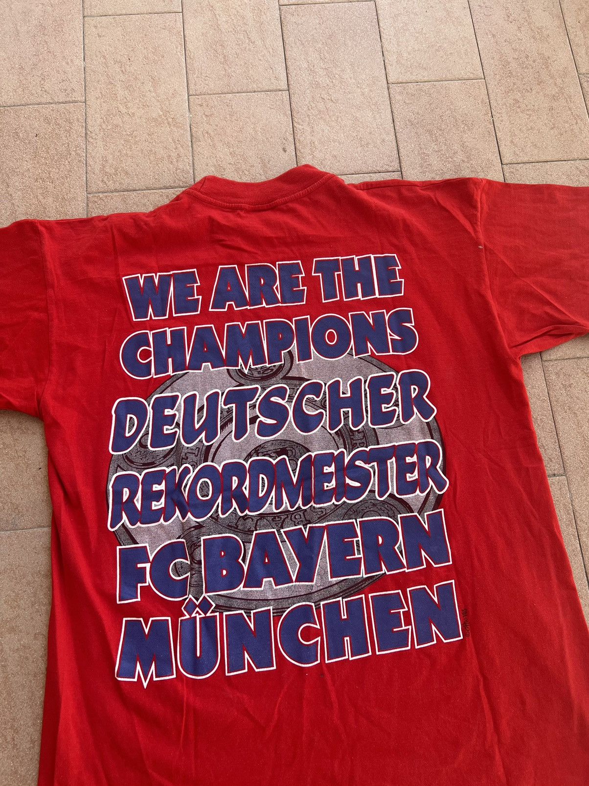 Vintage Vintage 1997 FC Bayern Munich Soccer Football Red T-shirt Size US M / EU 48-50 / 2 - 4 Thumbnail
