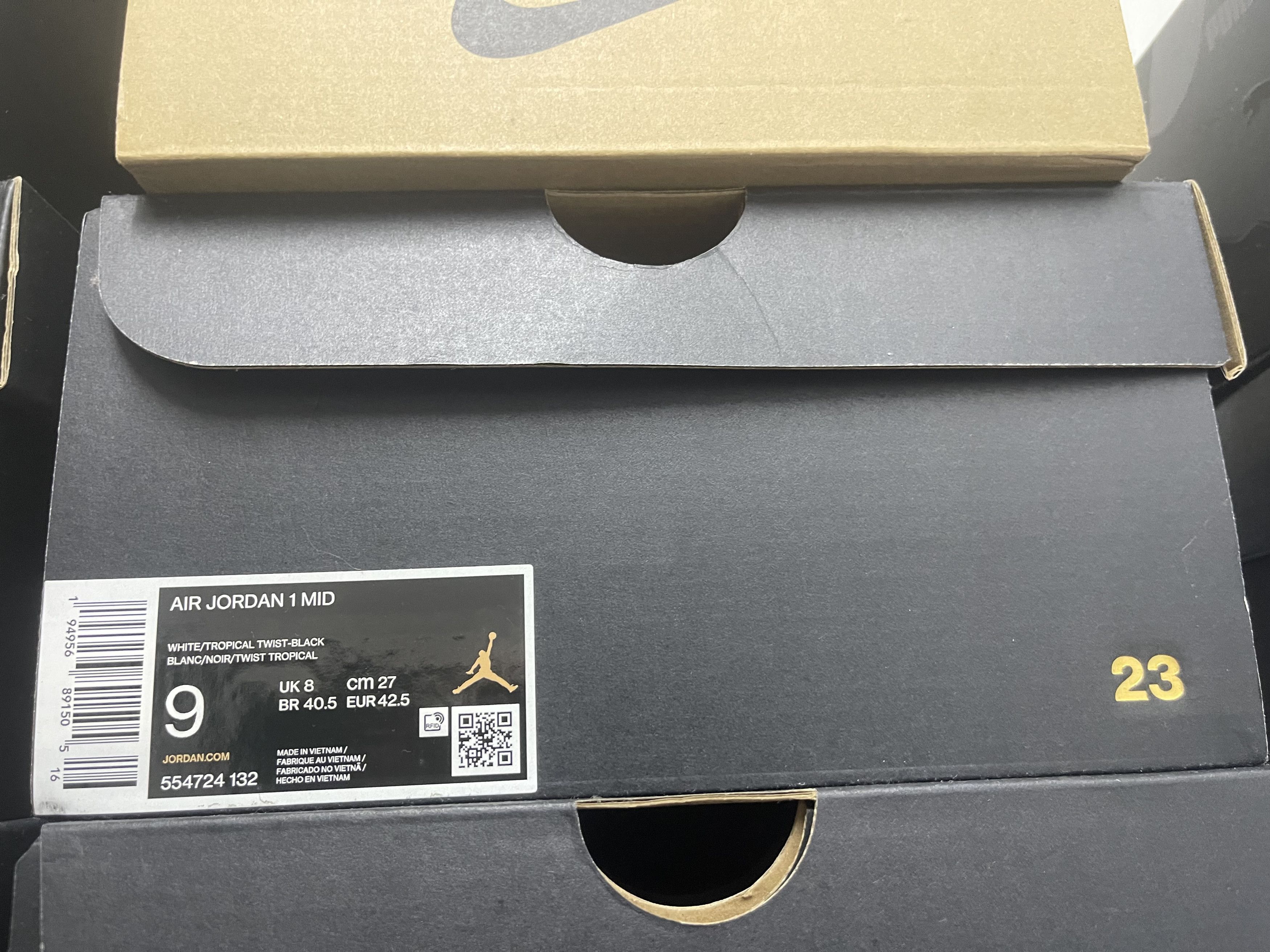 Jordan Brand Rare NIKE AIR JORDAN AJ1 Mid Tropical Twist White Black Size US 9 / EU 42 - 10 Thumbnail
