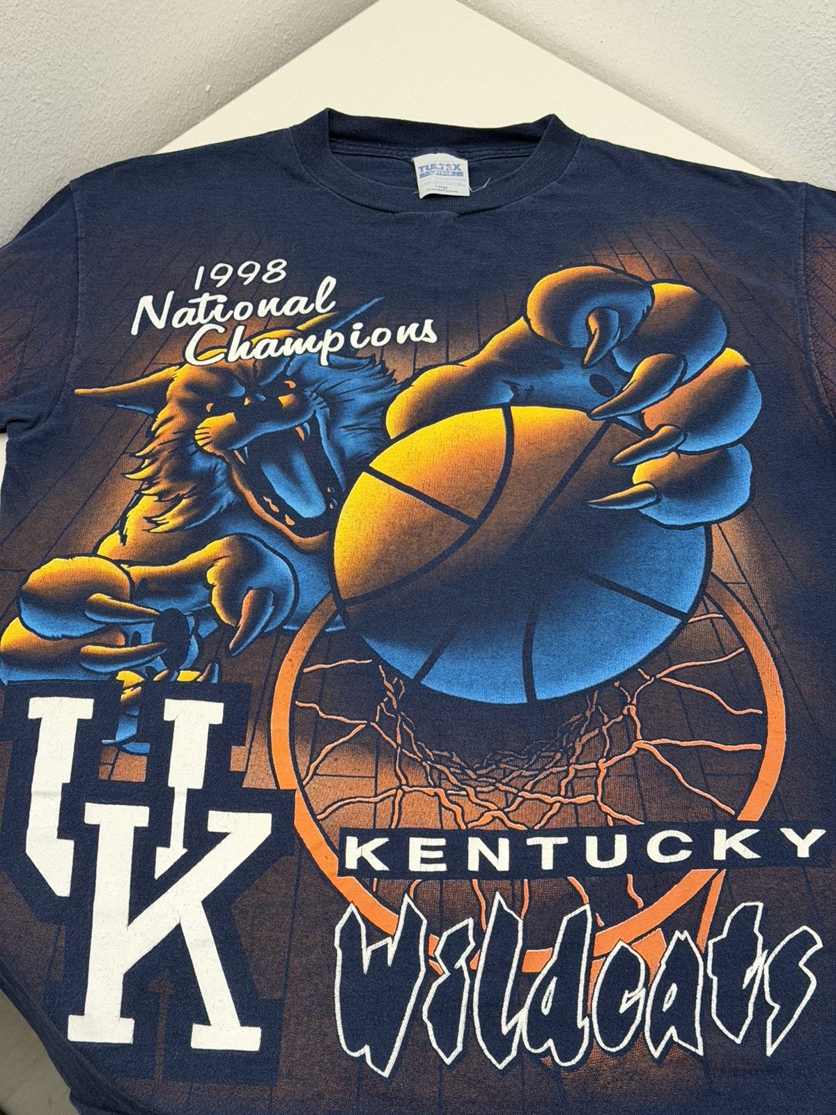 NCAA Vintage 90s Kentucky Wildcats NCAA 1998 National Champions L Size US L / EU 52-54 / 3 - 4 Thumbnail