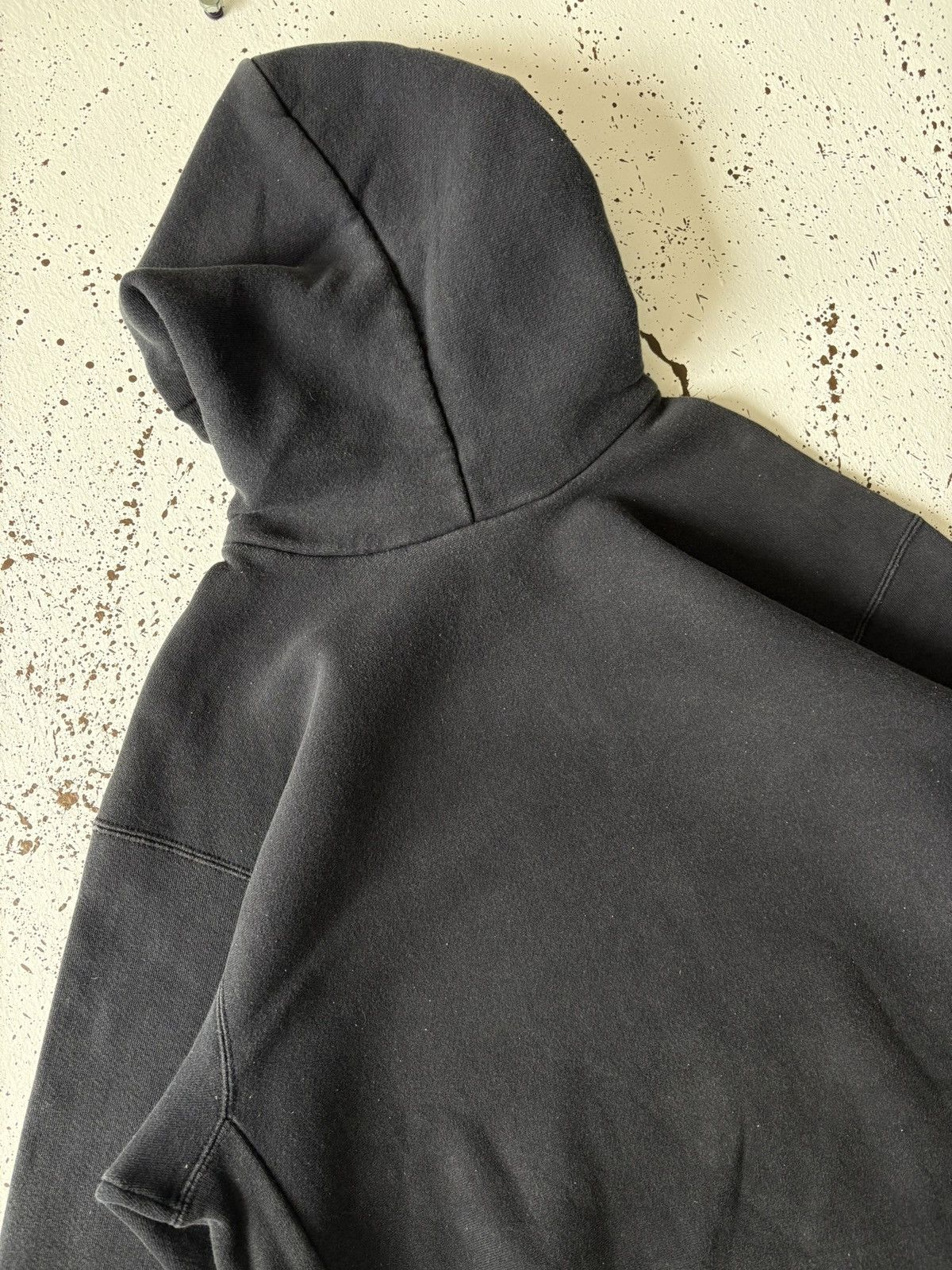 Carhartt Vintage Sunfaded Carhartt Embroidered Hoodies Sweatshirt Size US L / EU 52-54 / 3 - 14 Thumbnail