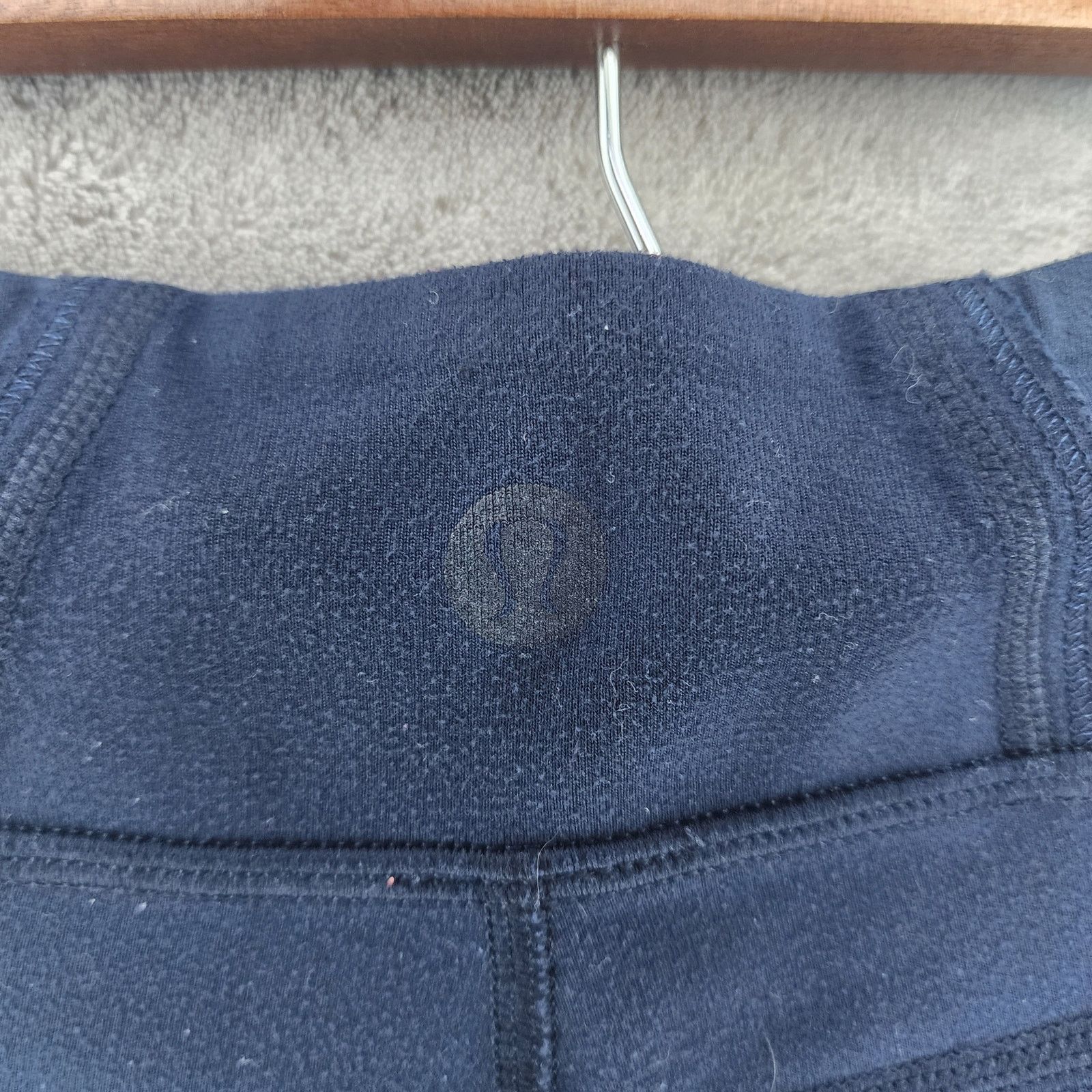 Lululemon Lululemon Navy Blue Capri Leggings Size 4 Stretchy Size 27" / US 4 / IT 40 - 3 Thumbnail