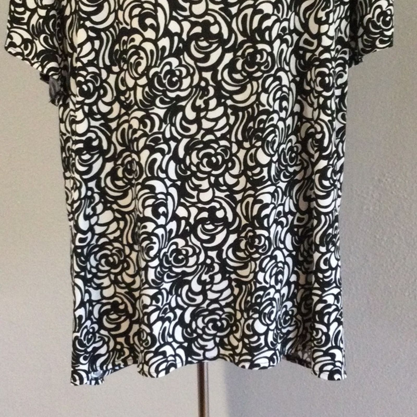 Other Lane Bryant Black & White V-Neck Short Sleeve Blouse 26/28 Size 3XL / US 20-22 - 10 Thumbnail