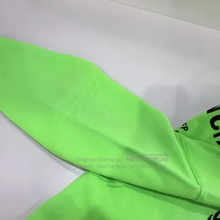 Balenciaga Balenciaga Logo Print Hooded Sweatshirt in Green. Size US XS / EU 42 / 0 - 7 Thumbnail