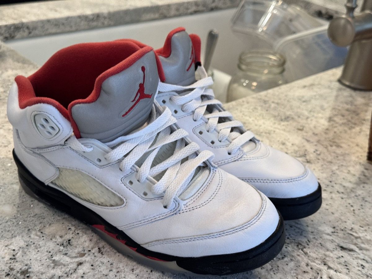 Jordan Brand Air Jordan 5 GS White Fire Red 2020 - Size 5.5Y Size US 5.5 / EU 38 - 1 Thumbnail