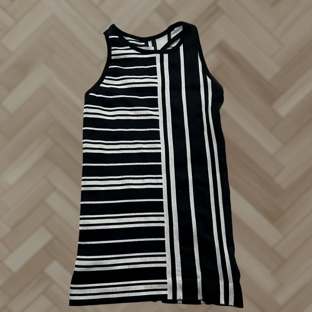 Athleta Athleta Tank Sleeveless Athletic Shirt Women's XS Black White XS Athletic Tank Shirt Womens, Sleeveless, Tank, Activewear Size XS / US 0-2 / IT 36-38 - 1 Thumbnail