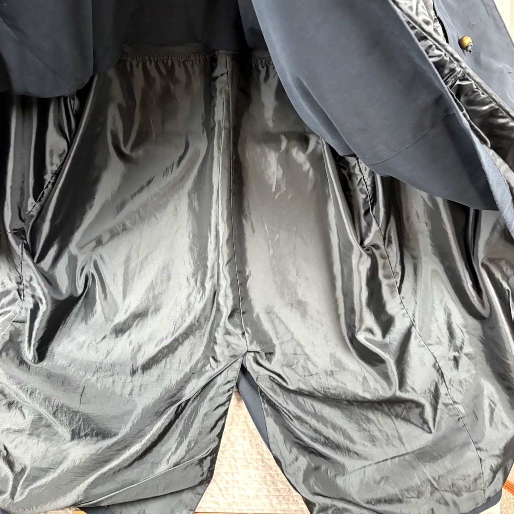 Pierre Cardin Pierre Cardin Trench Coat Coat Belted Long Raincoat 46R Mens Dark Gray Black Satin Polyester Buckle Button Zip Quilted Size US S / EU 44-46 / 1 - 6 Thumbnail