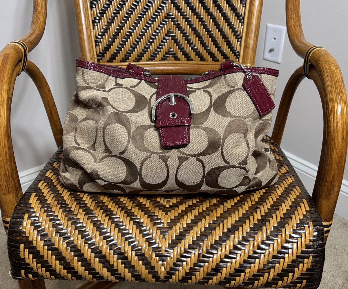 Coach Coach SoHo Signature Carryall Shoulder Bag F19253 Size ONE SIZE - 1 Thumbnail