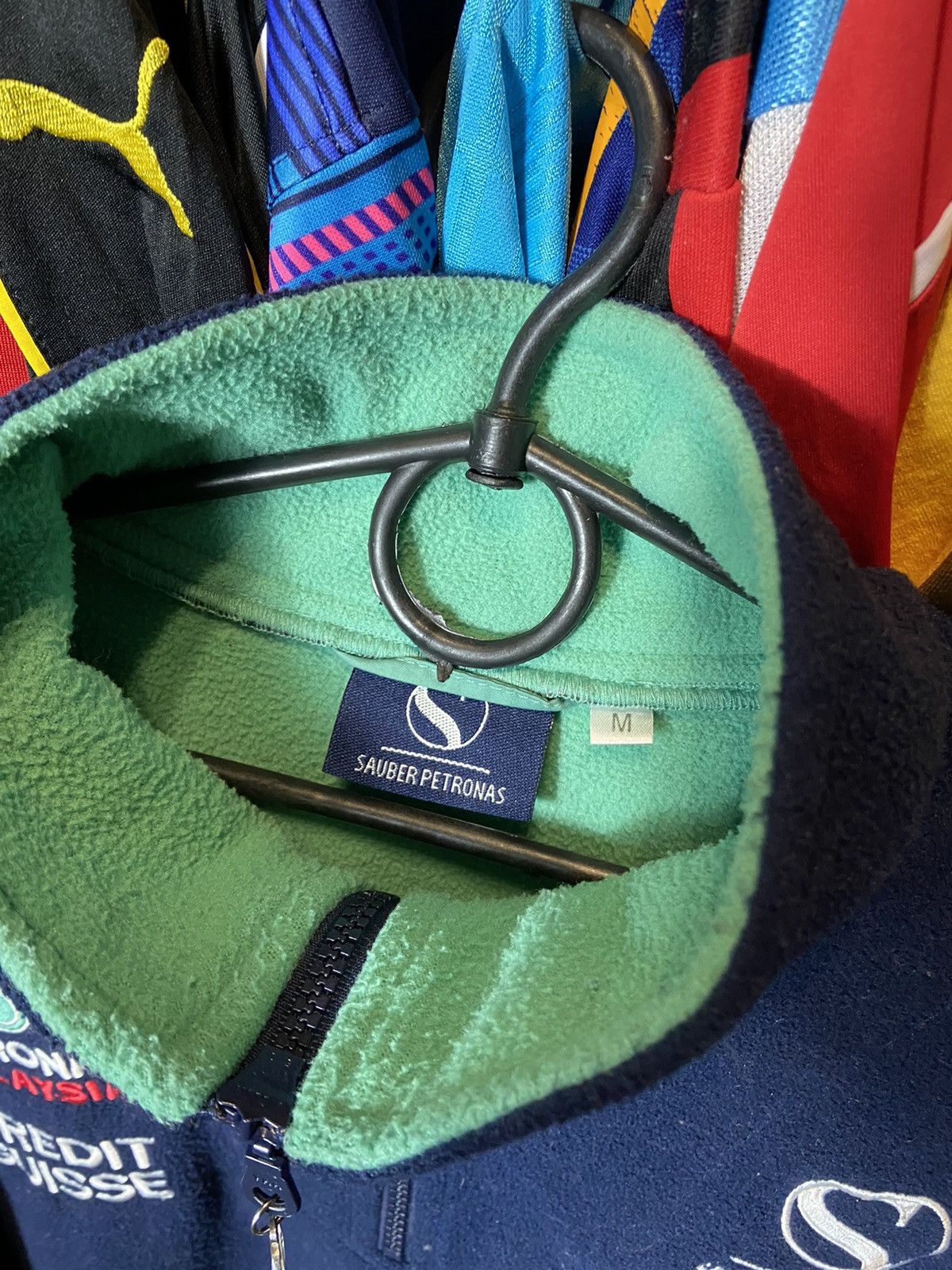 Vintage VINTAGE 00s PETRONAS NASCAR REDBULL RACING FLEECE JACKET Y2K Size US M / EU 48-50 / 2 - 3 Thumbnail