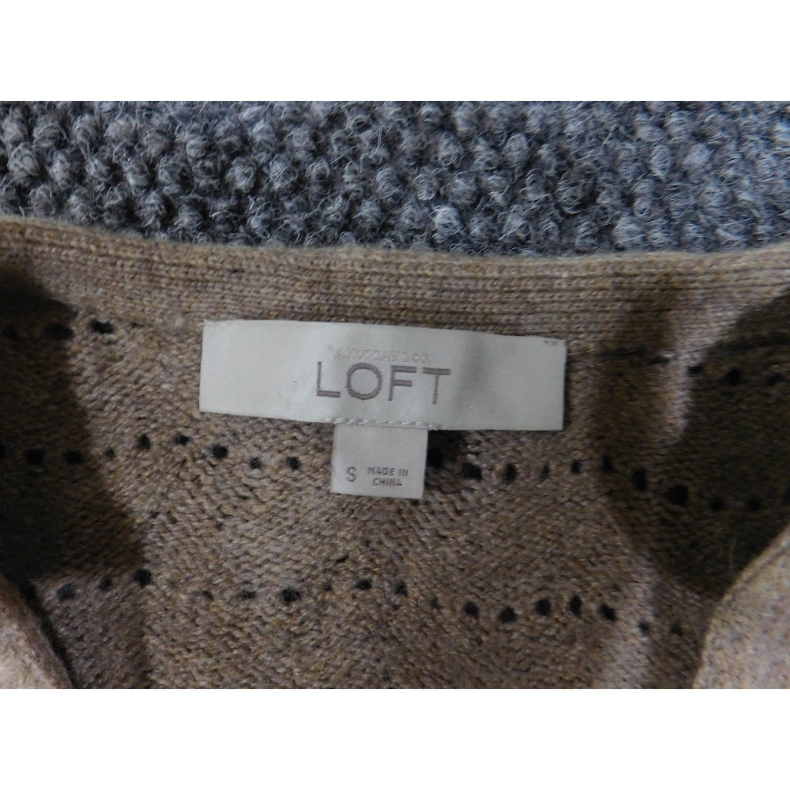 Loft LOFT Cardigan Women Regular Size S Beige Open Knit Lightweight Wool Knit Pattern V-Neck Casual Modern Designer Mens? No. Size S / US 4 / IT 40 - 4 Thumbnail