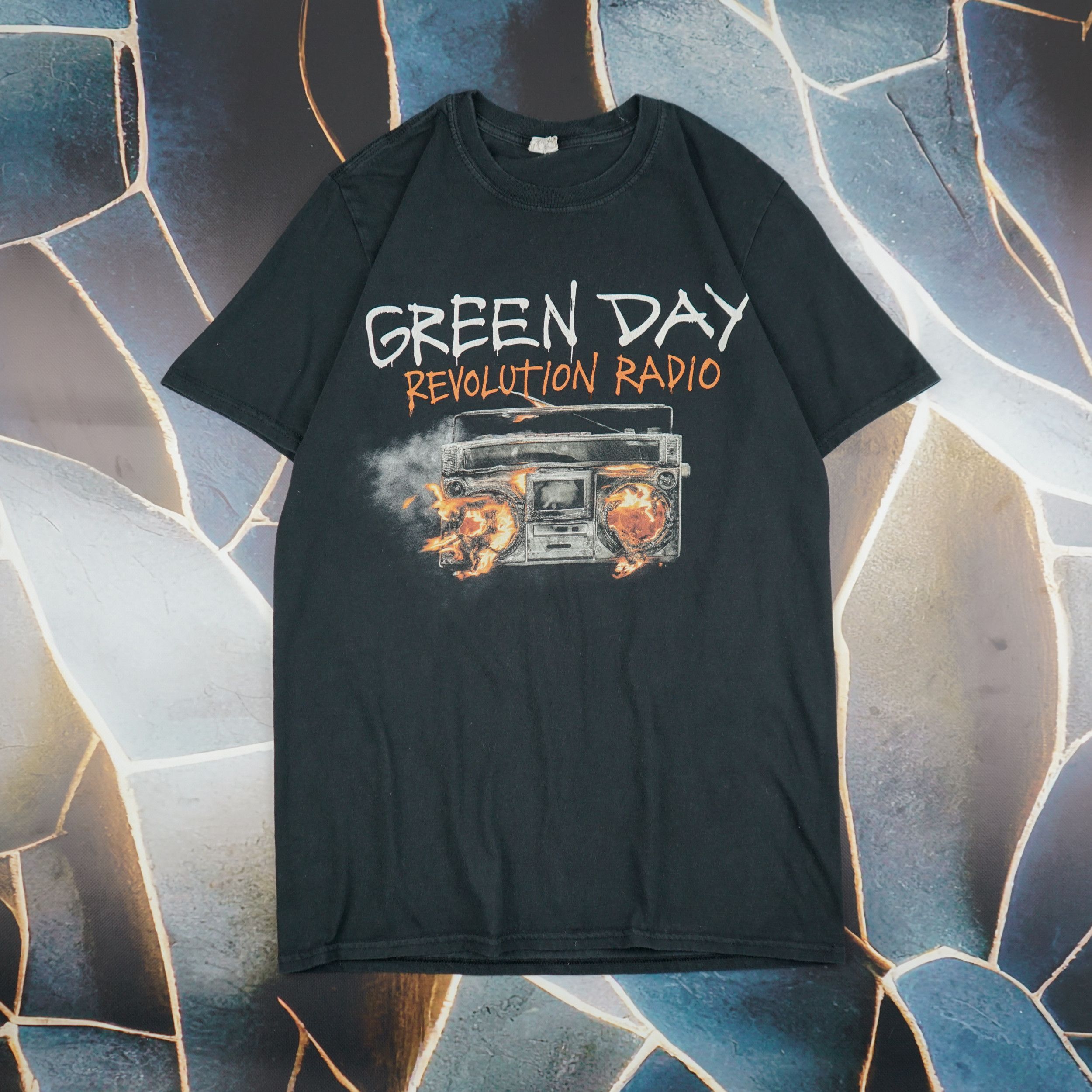 Band Tees × Vintage Vintage 2017 Green Day Tour T-Shirt Size US S / EU 44-46 / 1 - 1 Thumbnail