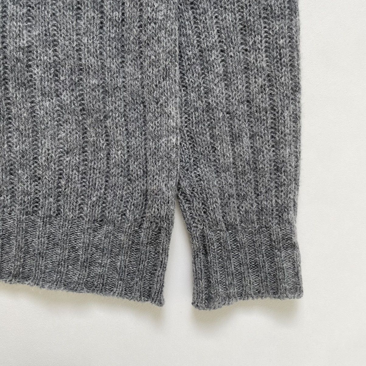Prada Mid 2000s Grey Ribbed Wool Sweater Size US L / EU 52-54 / 3 - 7 Thumbnail