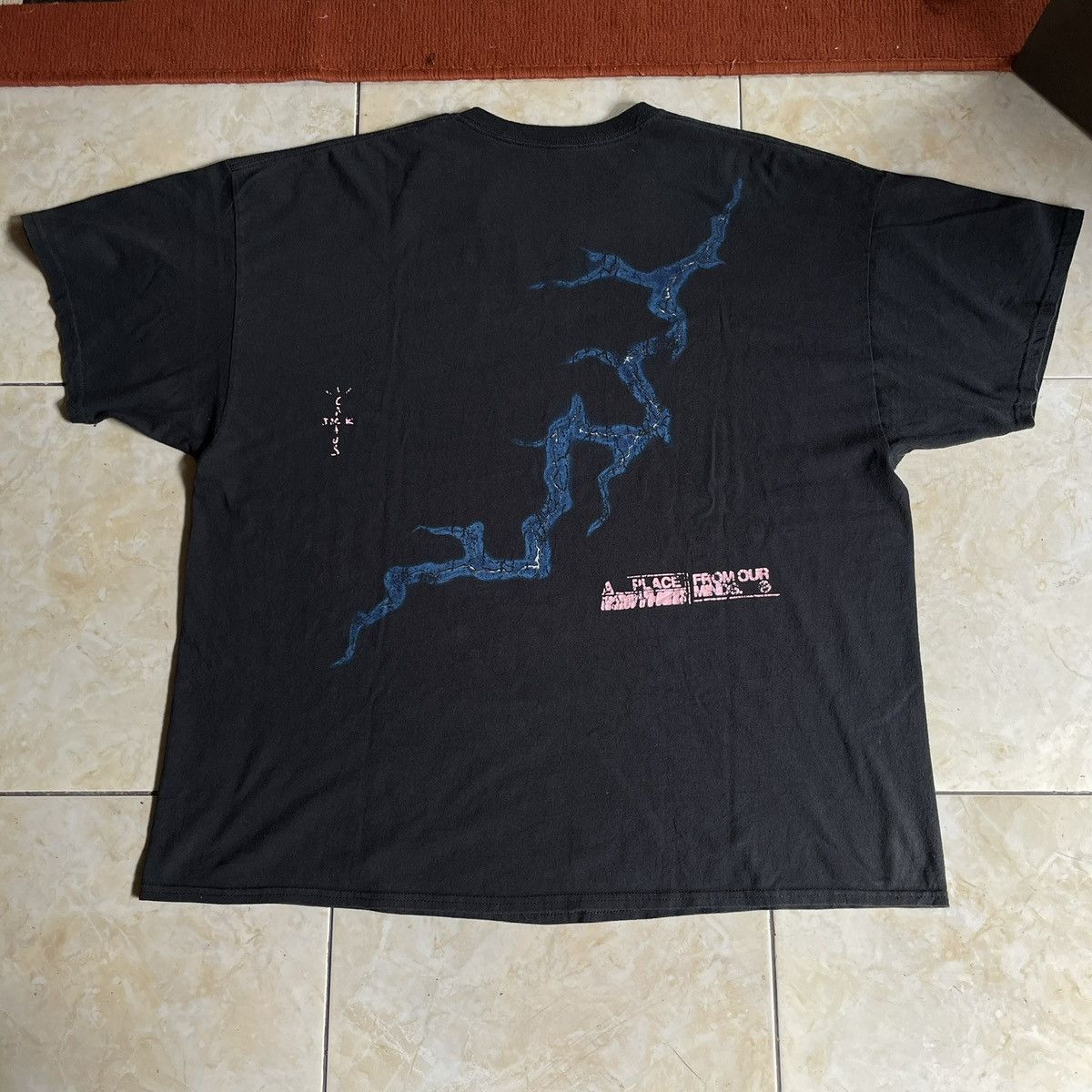 Fragment Design × Travis Scott Cactus Jack x Fragment Design Danger Tee Size US XXL / EU 58 / 5 - 2 Thumbnail