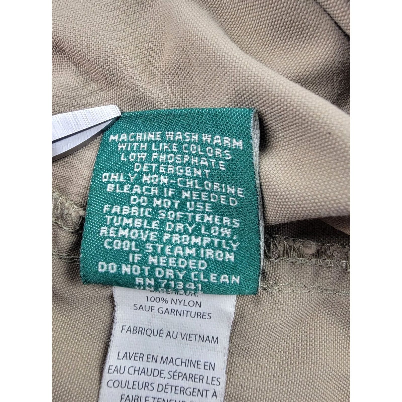 Vintage LL Bean Shorts Mens Large Brown Tan 100% Nylon Outdoor Cargo Casual Vintage? Size US 33 - 7 Thumbnail