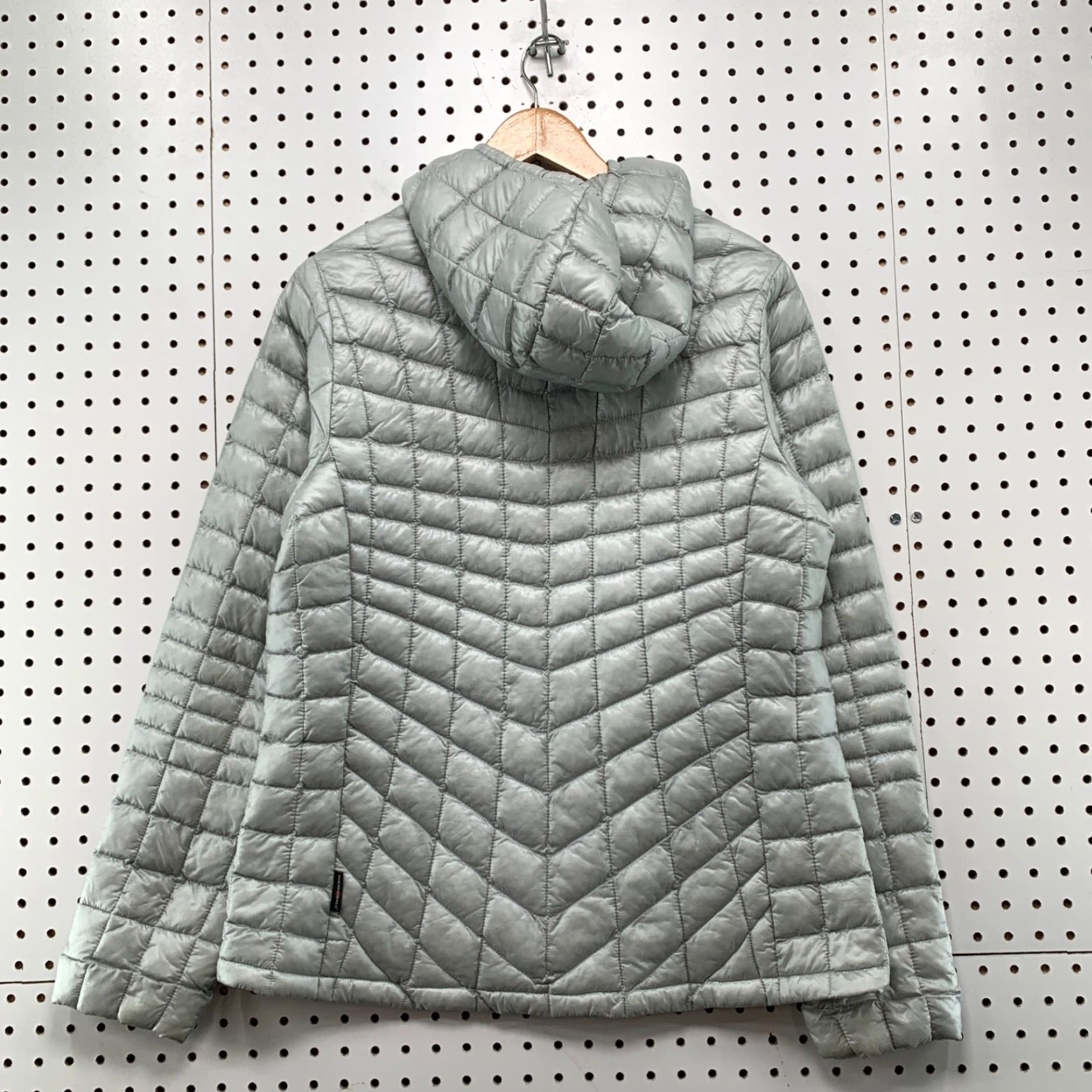 The North Face The North Face Thermaball Packable Jacket Womens Large Gray Hooded Hiking Size L / US 10 / IT 46 - 3 Thumbnail