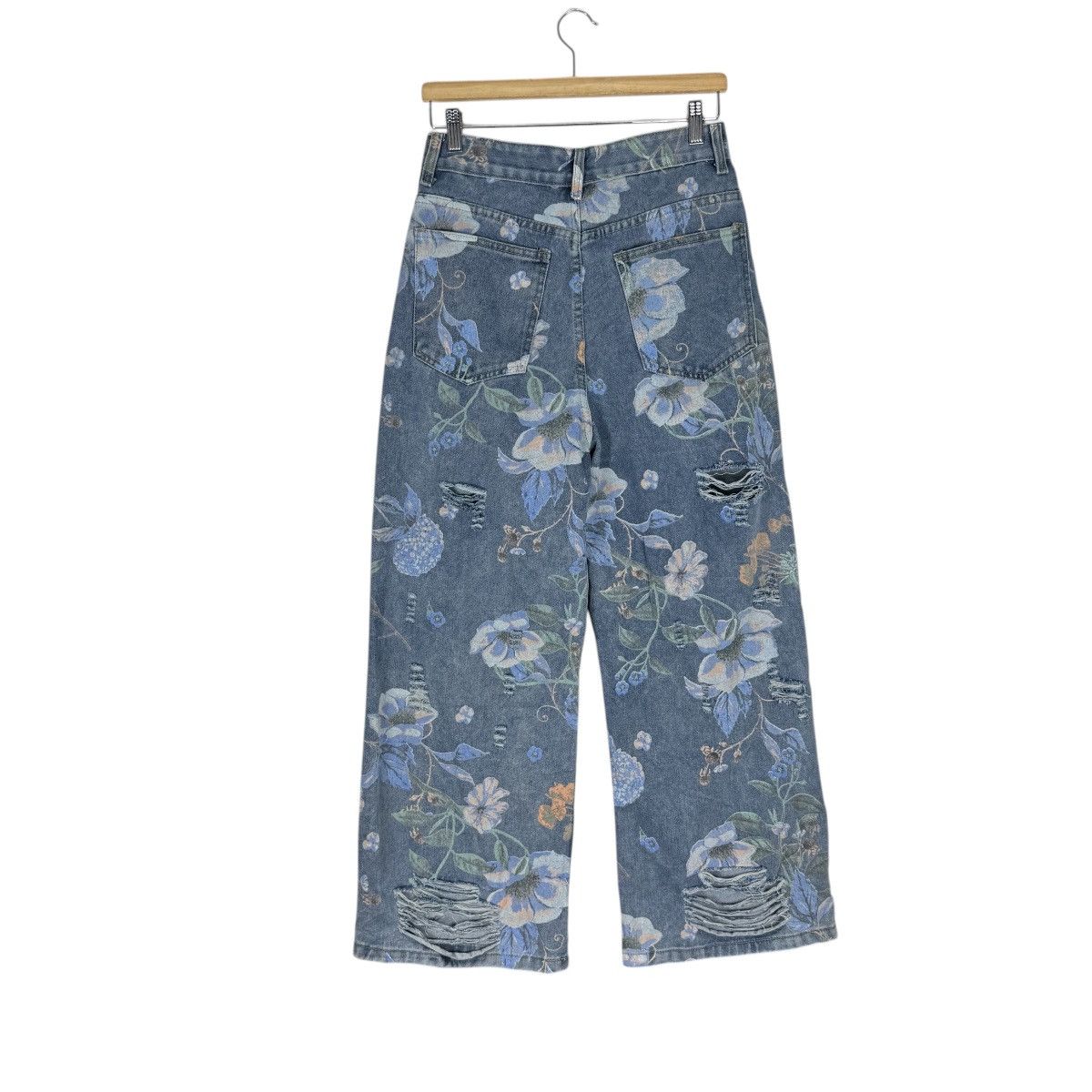 Japanese Brand ☀️HIGH WAISTED FLORAL DISTRESSED BAGGY JEANS Size US 30 / EU 46 - 8 Thumbnail