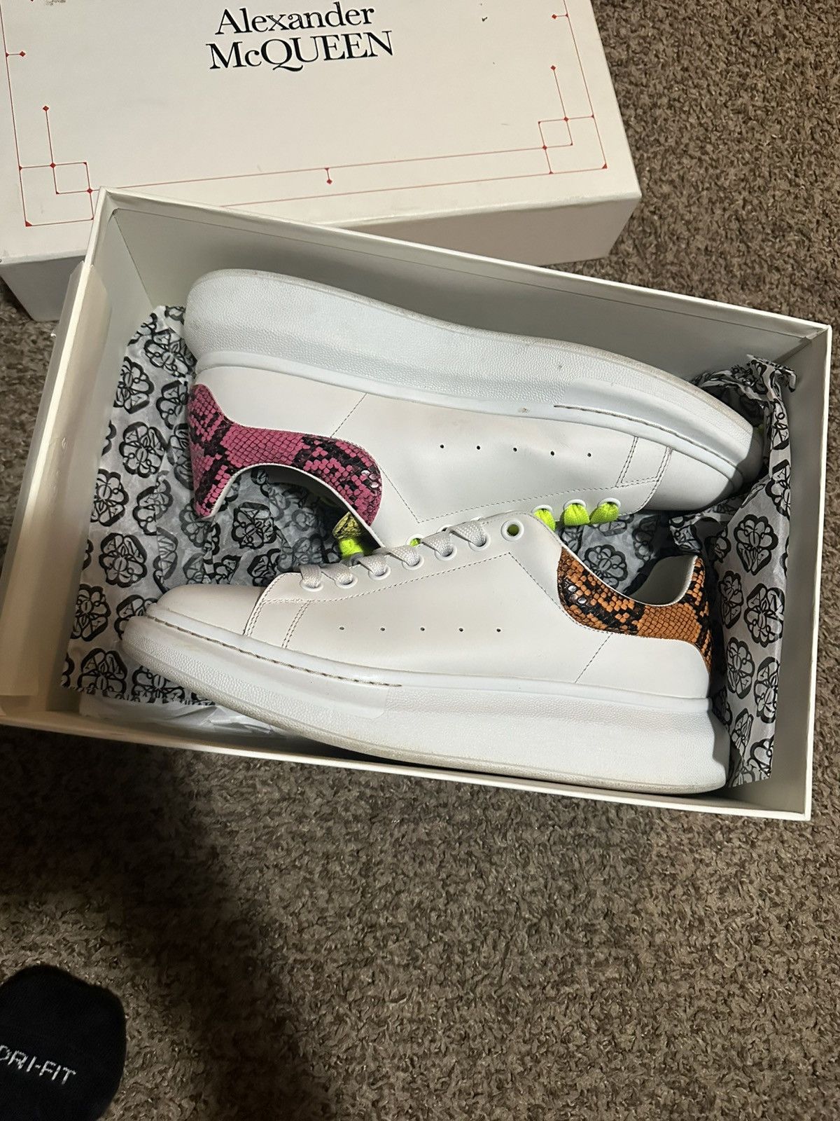 McQ Alexander McQueen Alexander Mcqueen Oversized Sneaker ‘White Multi Snakeskin Size US 11 / EU 44 - 1 Thumbnail
