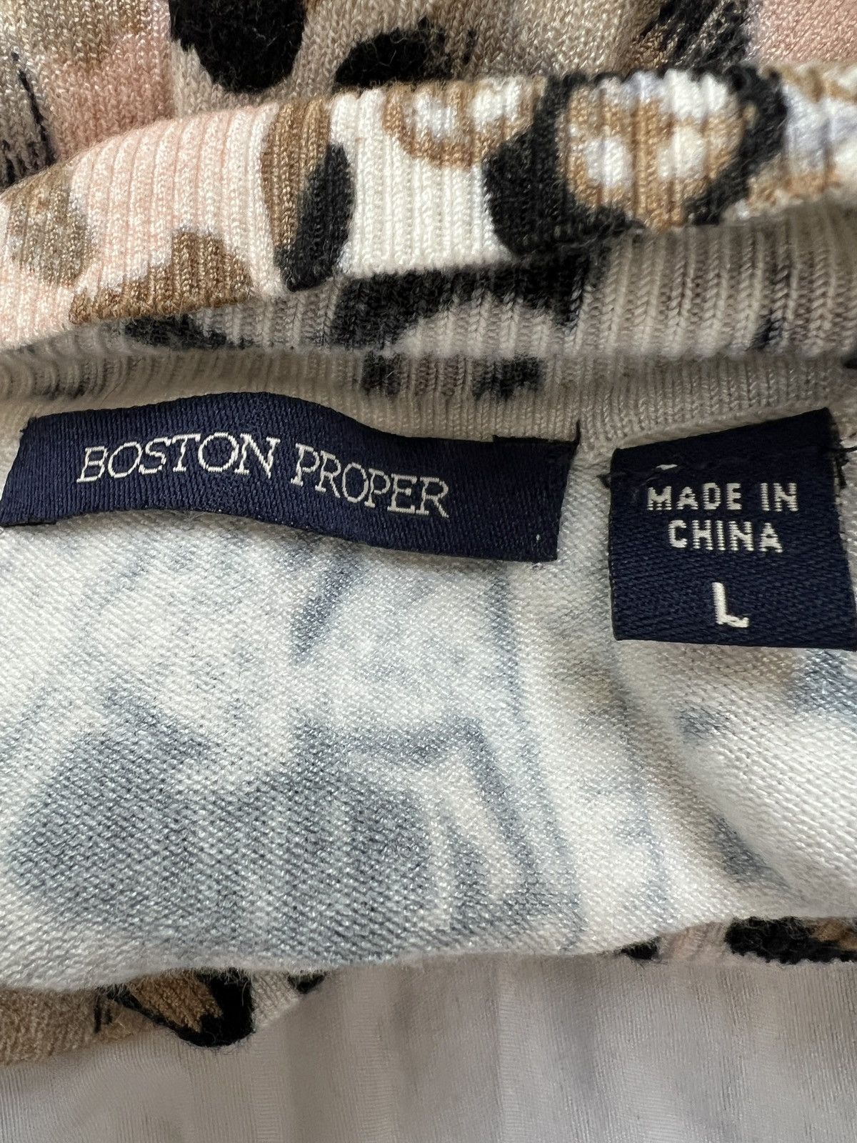 Boston Proper Boston Proper Leopard Print Faux-Fur Cuff Turtleneck blouse Size L / US 10 / IT 46 - 7 Thumbnail