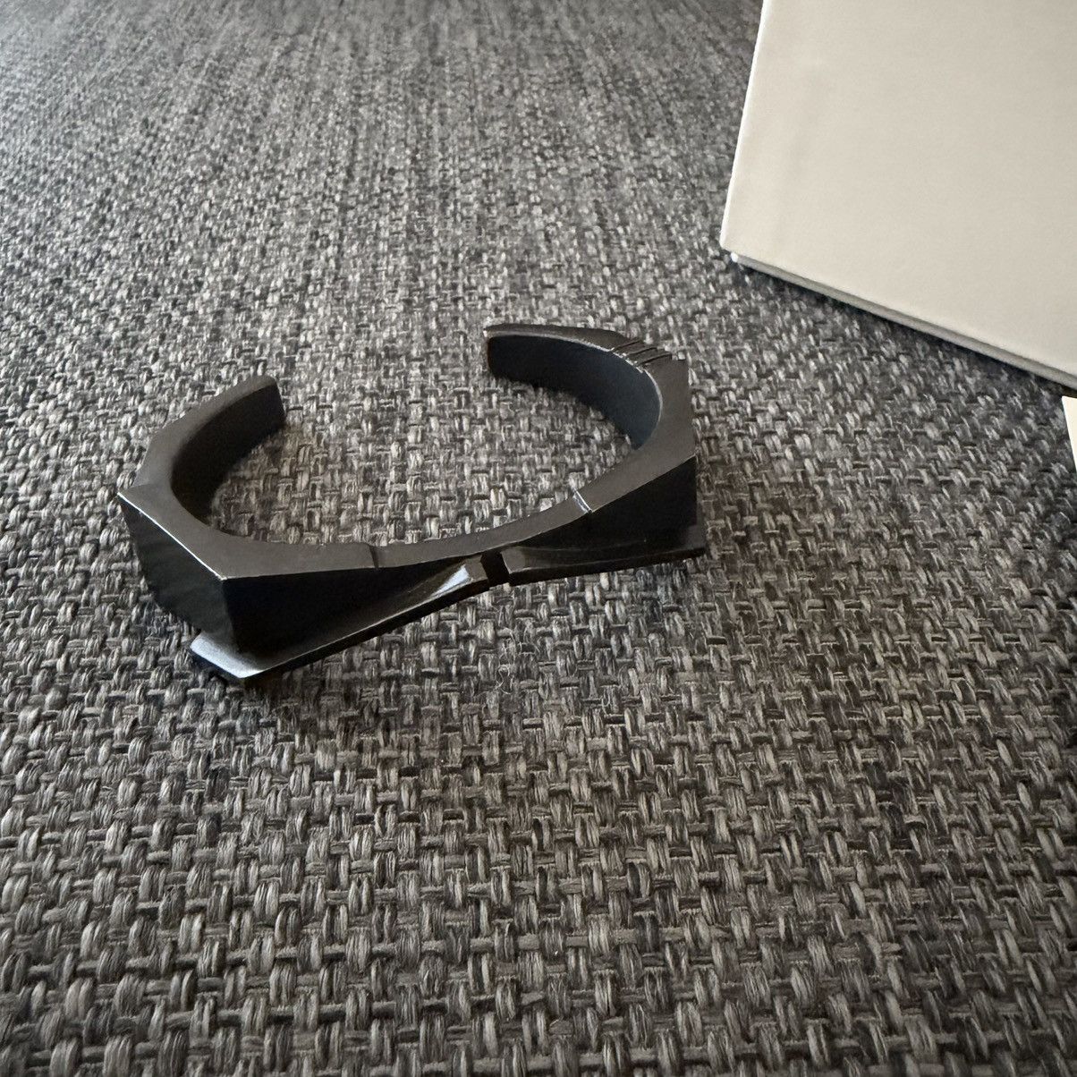 Julius Julius Brass Bracelet Cuff Black Adjustable Ss23 Size ONE SIZE - 2 Thumbnail