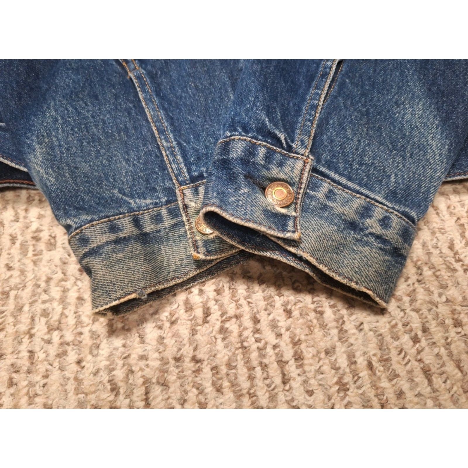 Levi's VINTAGE Levi's Denim Trucker Jacket Men Medium Blue 00s Signature Regular Short Button Collar Size US M / EU 48-50 / 2 - 4 Thumbnail