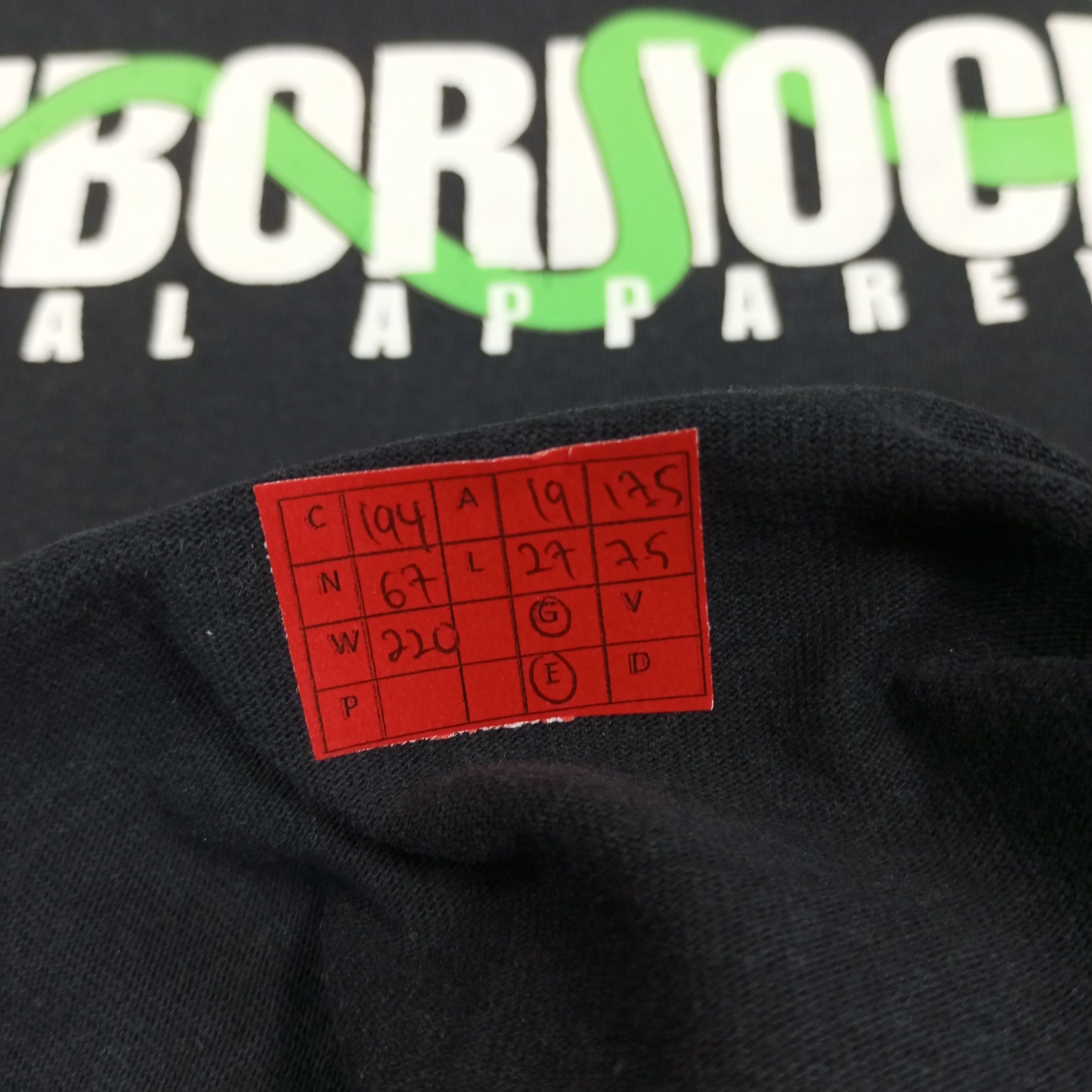 Kaws × Neighborhood × Vintage Neighborhood X Kaws X Originalfake Streetwear Tshirt Size US M / EU 48-50 / 2 - 11 Thumbnail