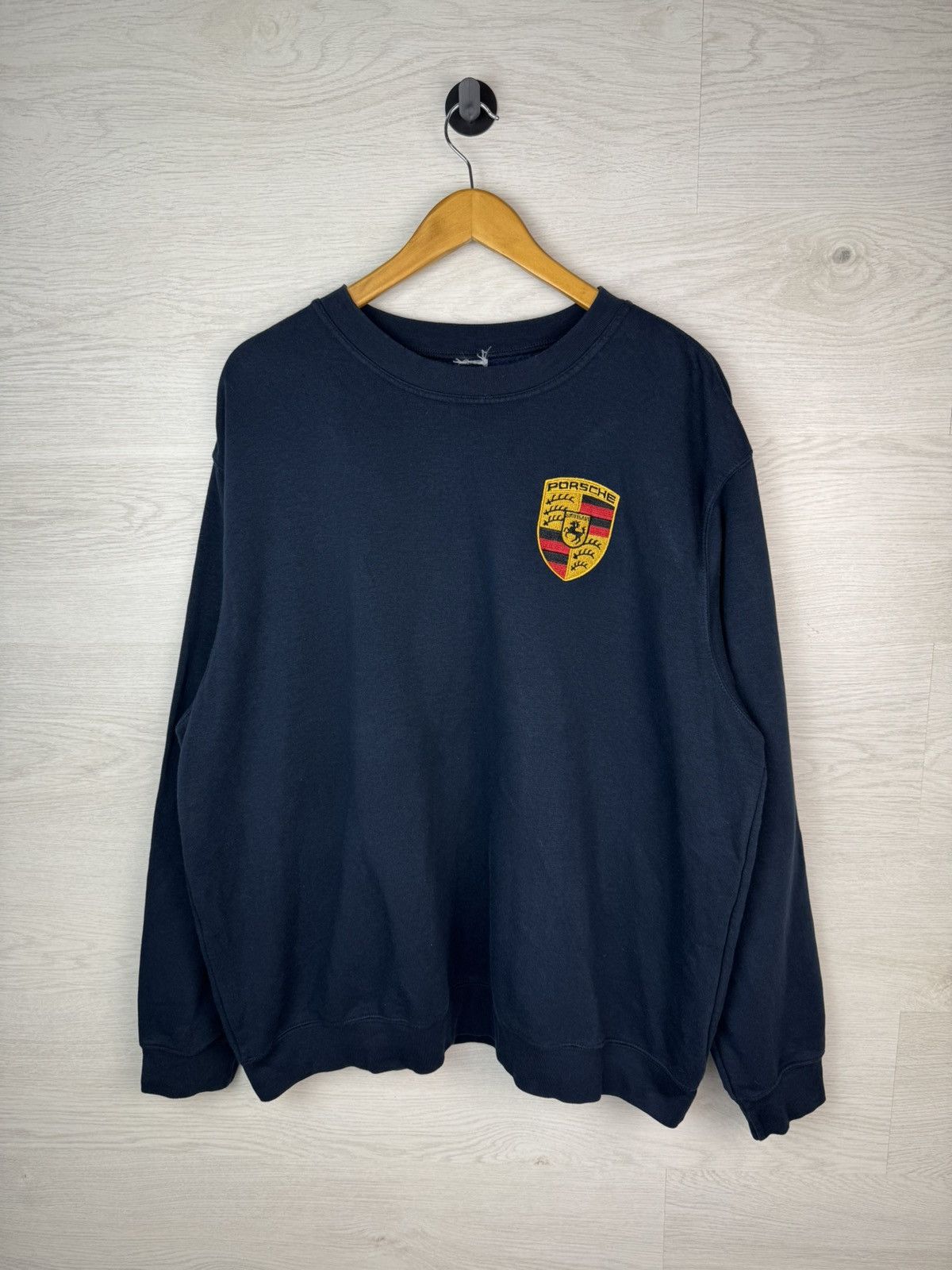 Vintage Vintage Porsche Sweatshirt Navy Embroidered Crest Size US M / EU 48-50 / 2 - 1 Thumbnail