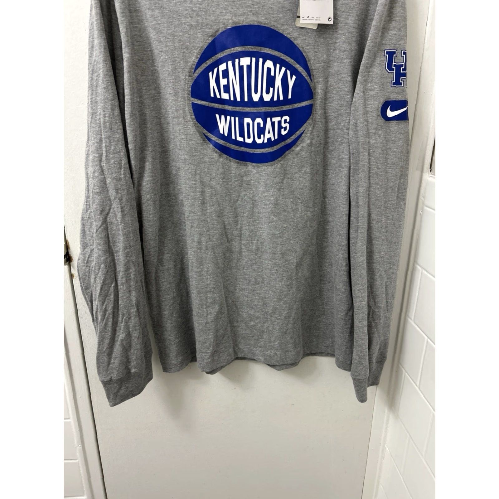 Nike Nike College Shirt Mens L Gray Kentucky Wildcats Basketball L/S FN6398-063 NWT Size US L / EU 52-54 / 3 - 3 Thumbnail