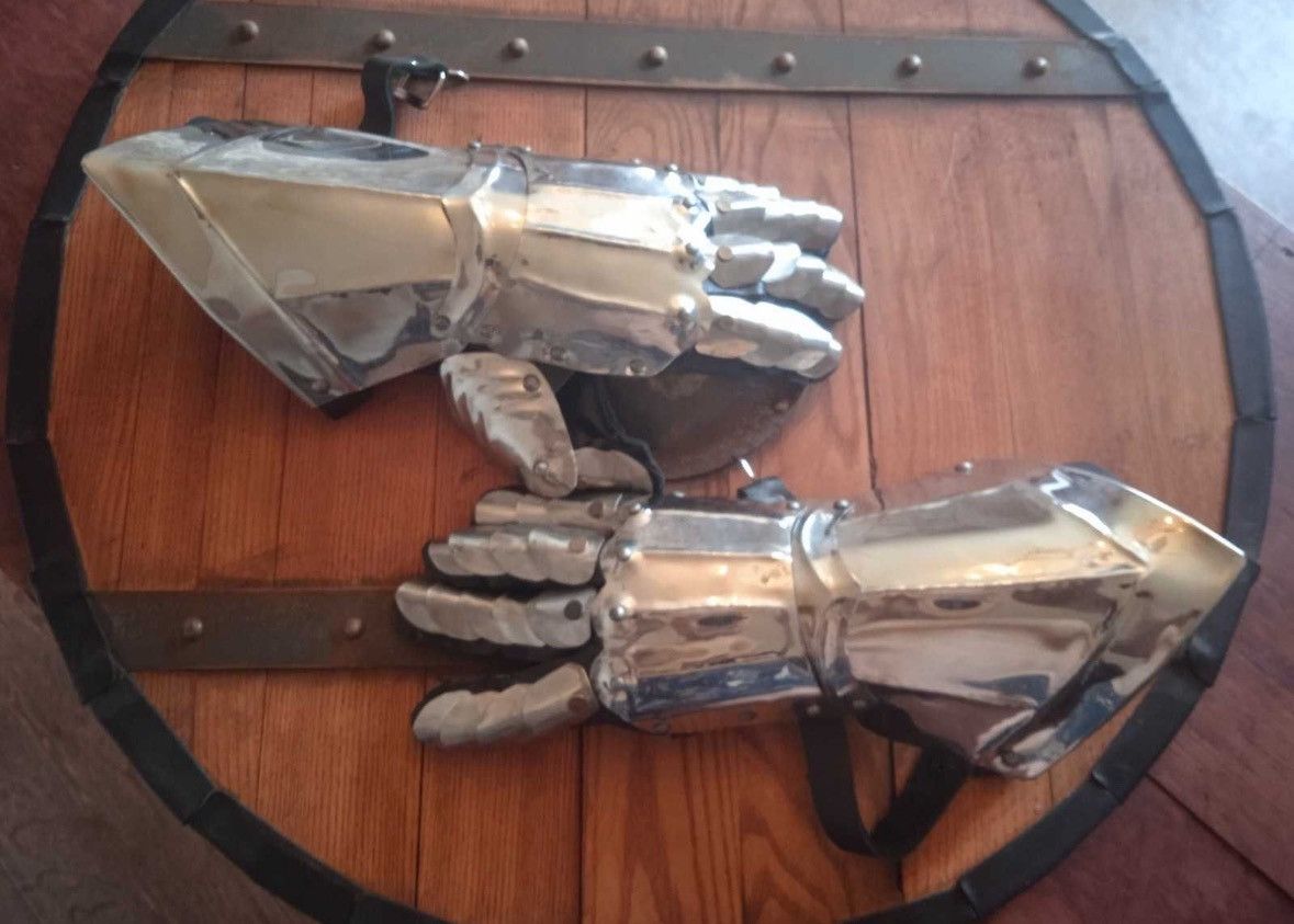 Other Knight steel Avant-Garde gloves, Balenciaga style Size ONE SIZE - 2 Thumbnail