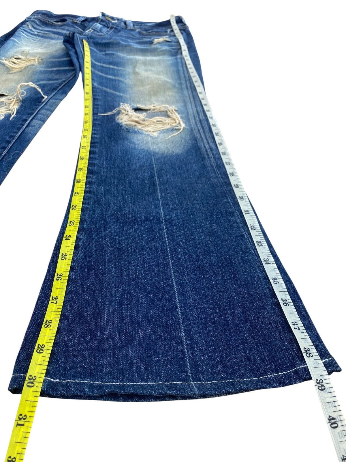 Vanquish Vanquish Gold Brand Whiskers Distressed Style Flare Jeans Size US 33 - 11 Thumbnail