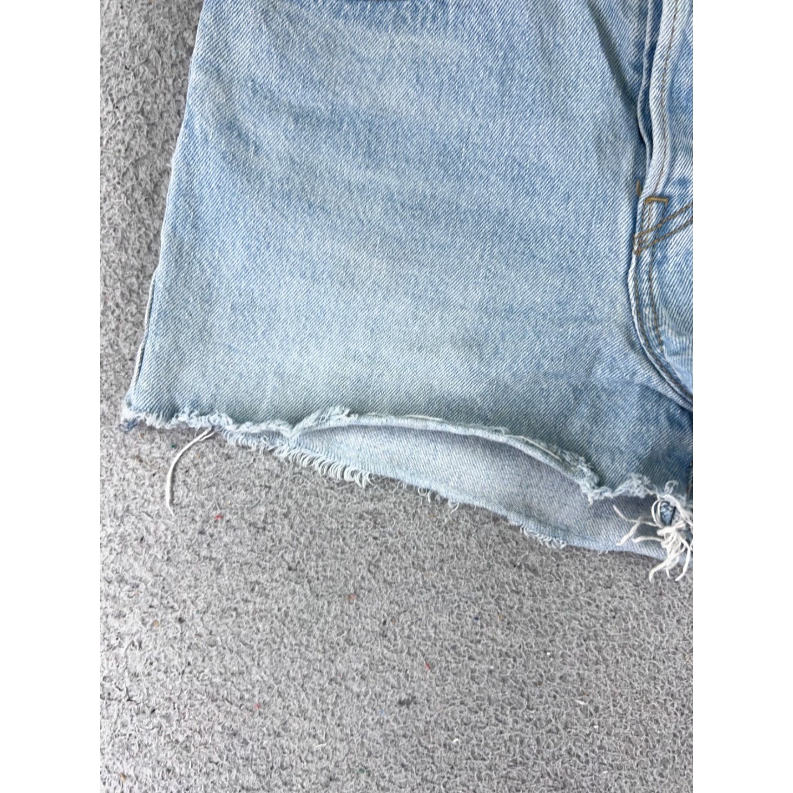 Levi's VINTAGE Levi's Shorts Womens 27 Cotton Denim Cutoff Light Wash 90s Casual Girls Size 27" / US 4 / IT 40 - 3 Thumbnail