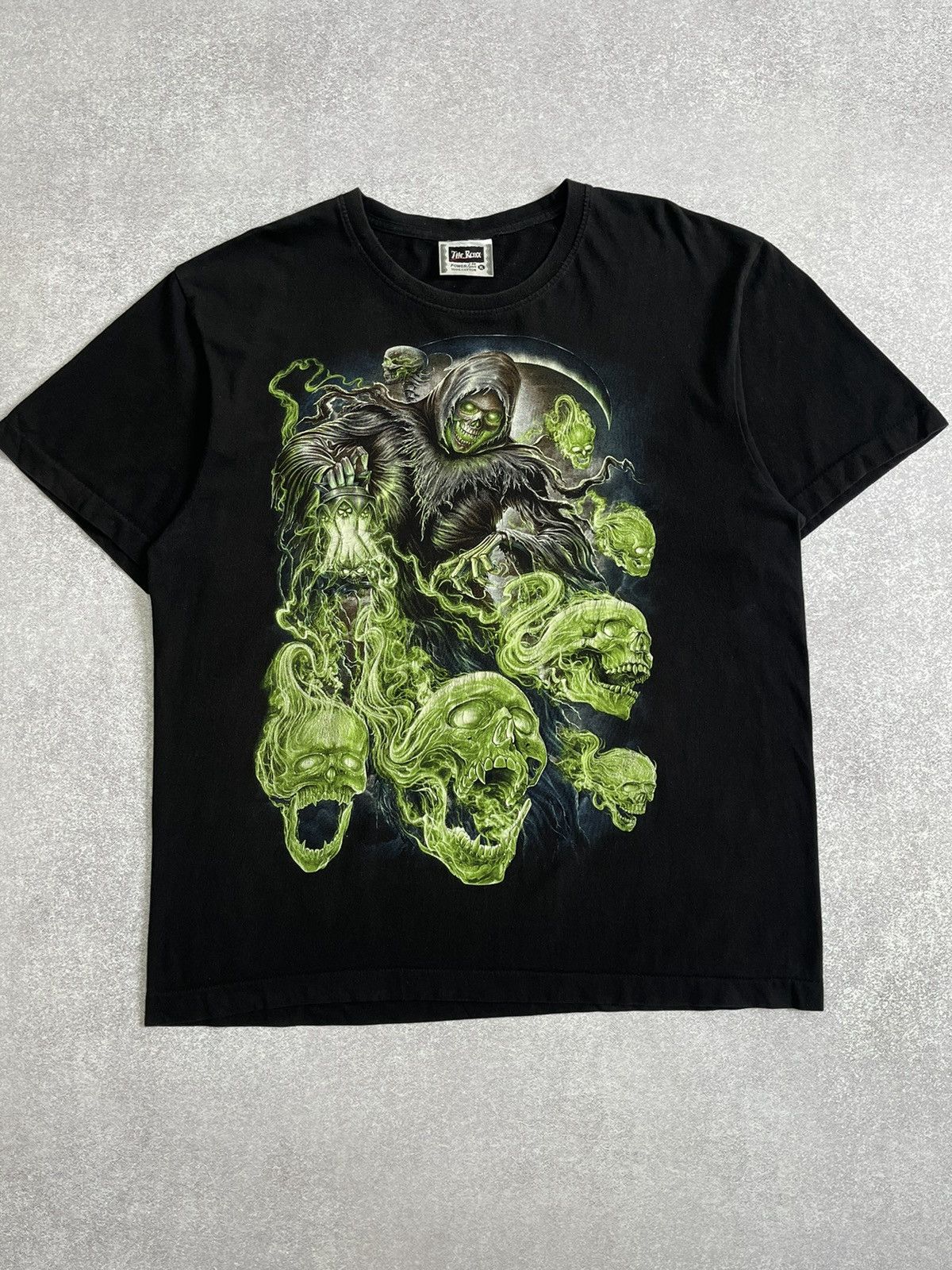 Affliction Crazy Y2k The Roxx Green Skulls Glow In the Dark Tee Shirt Size US XL / EU 56 / 4 - 1 Thumbnail