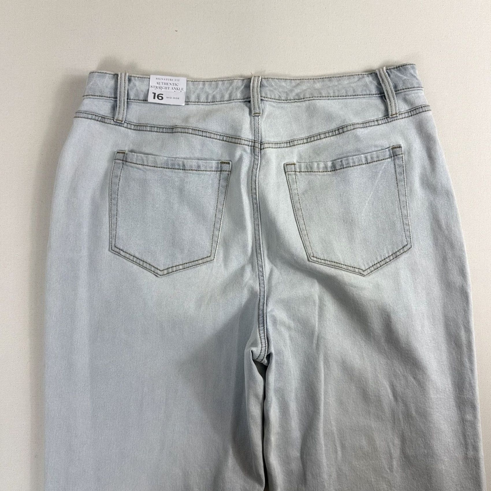 Vintage Lane Bryant Jeans Women 16 Mid Rise Straight Ankle Light Wash Blue signature Fit Denim Pants Size 38" / US 16 / IT 52 - 4 Thumbnail