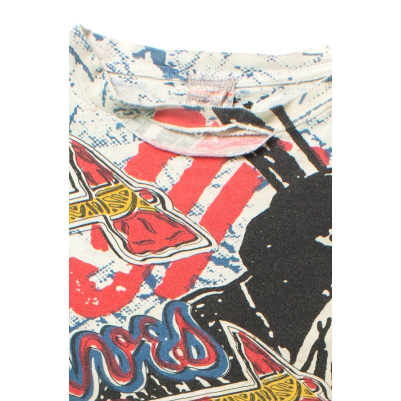 Gloverall VINTAGE Distressed Atlanta Braves All Over Graphic T-Shirt 1990s X-Large White Unisex Adults Cotton America's Favorites Mens Womens Girls Boys Size US XL / EU 56 / 4 - 3 Thumbnail