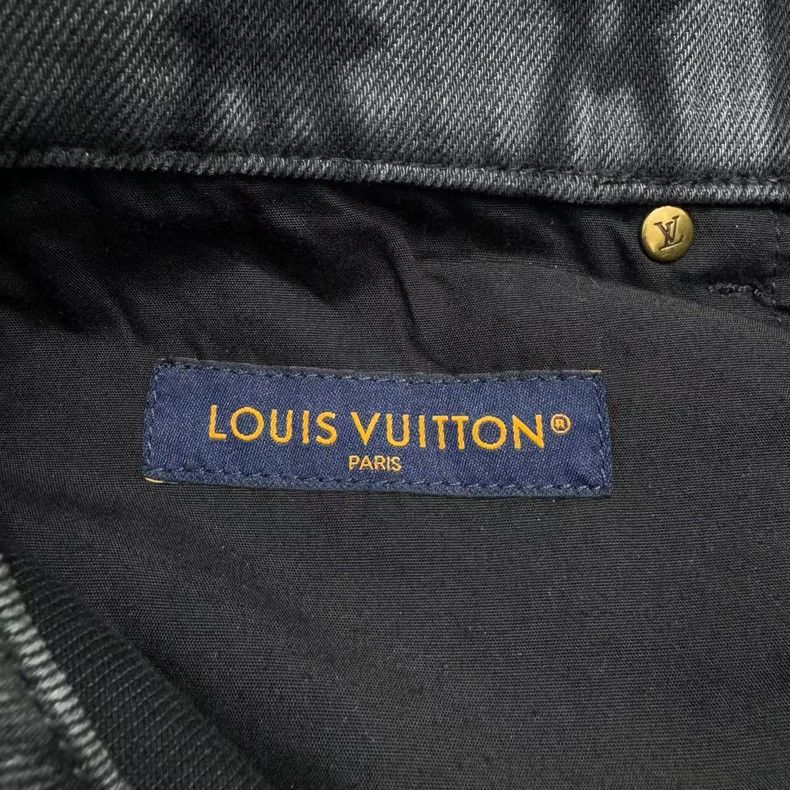Louis Vuitton Louis Vuitton Fully printed presbyopic and slightly flared Size US 30 / EU 46 - 7 Thumbnail
